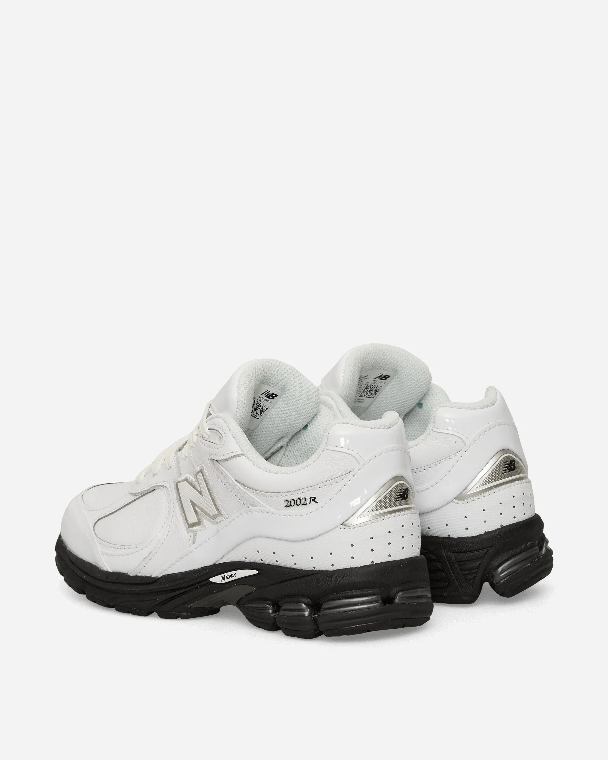 2002R Sneakers White Walking Ease