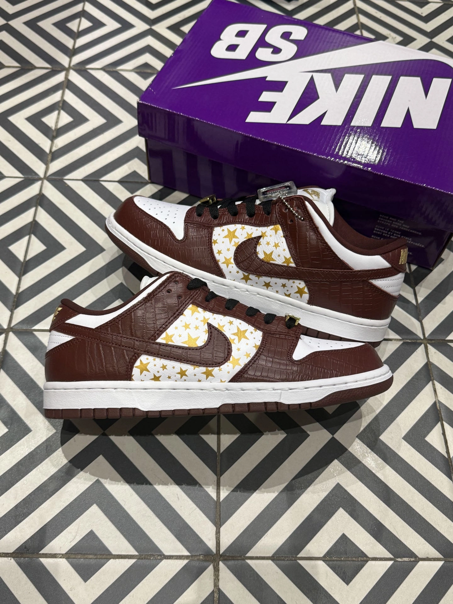 Abrasion Shield Technology Cool Weather Dunk SB Supreme Stars Brown (Taille 42)