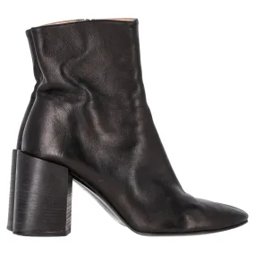 Artist Neutral design Acne Studios Saul Ankle Boots in Black Leather