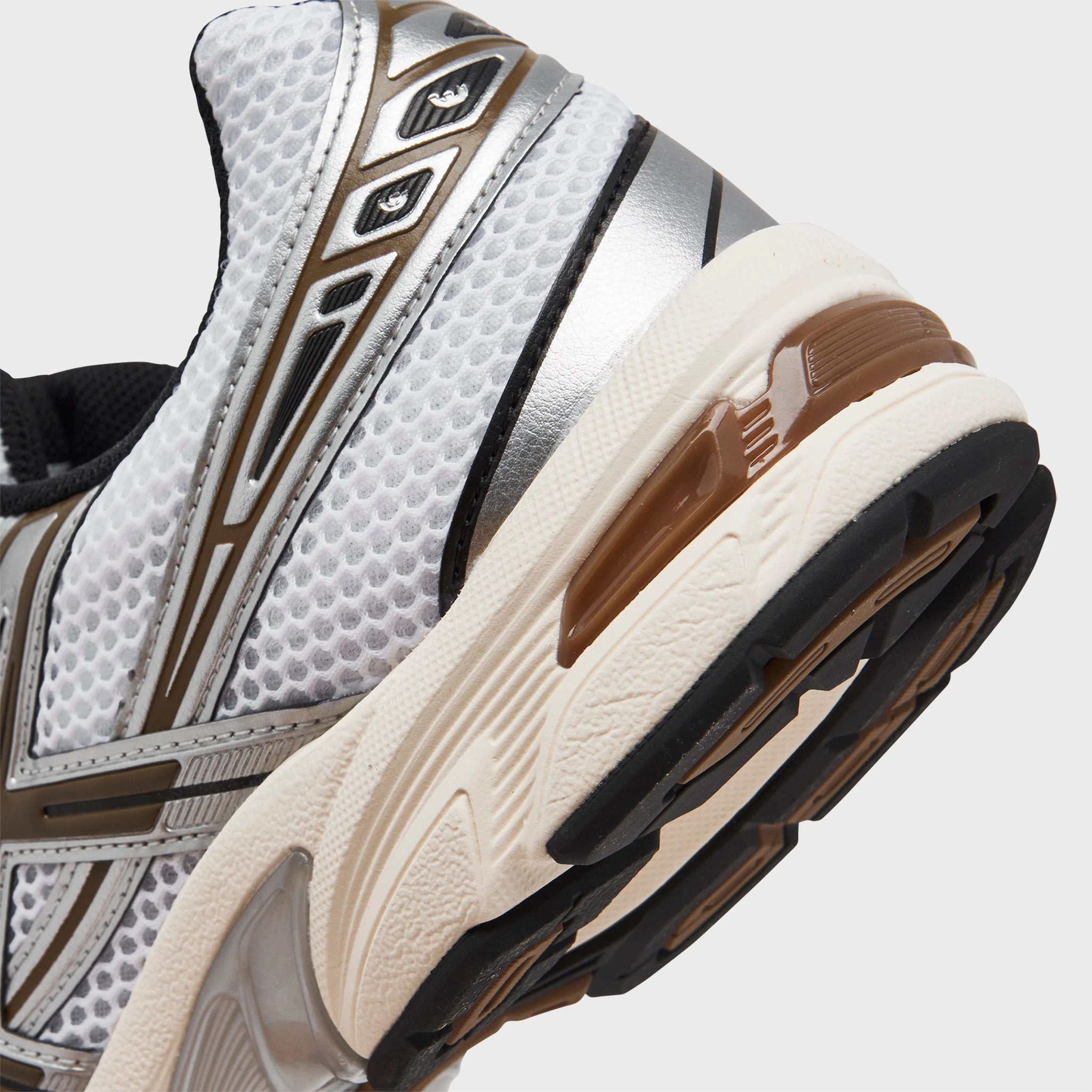 Road Trip Unisex Look ASICS Gel-1130 White / Clay Canyon