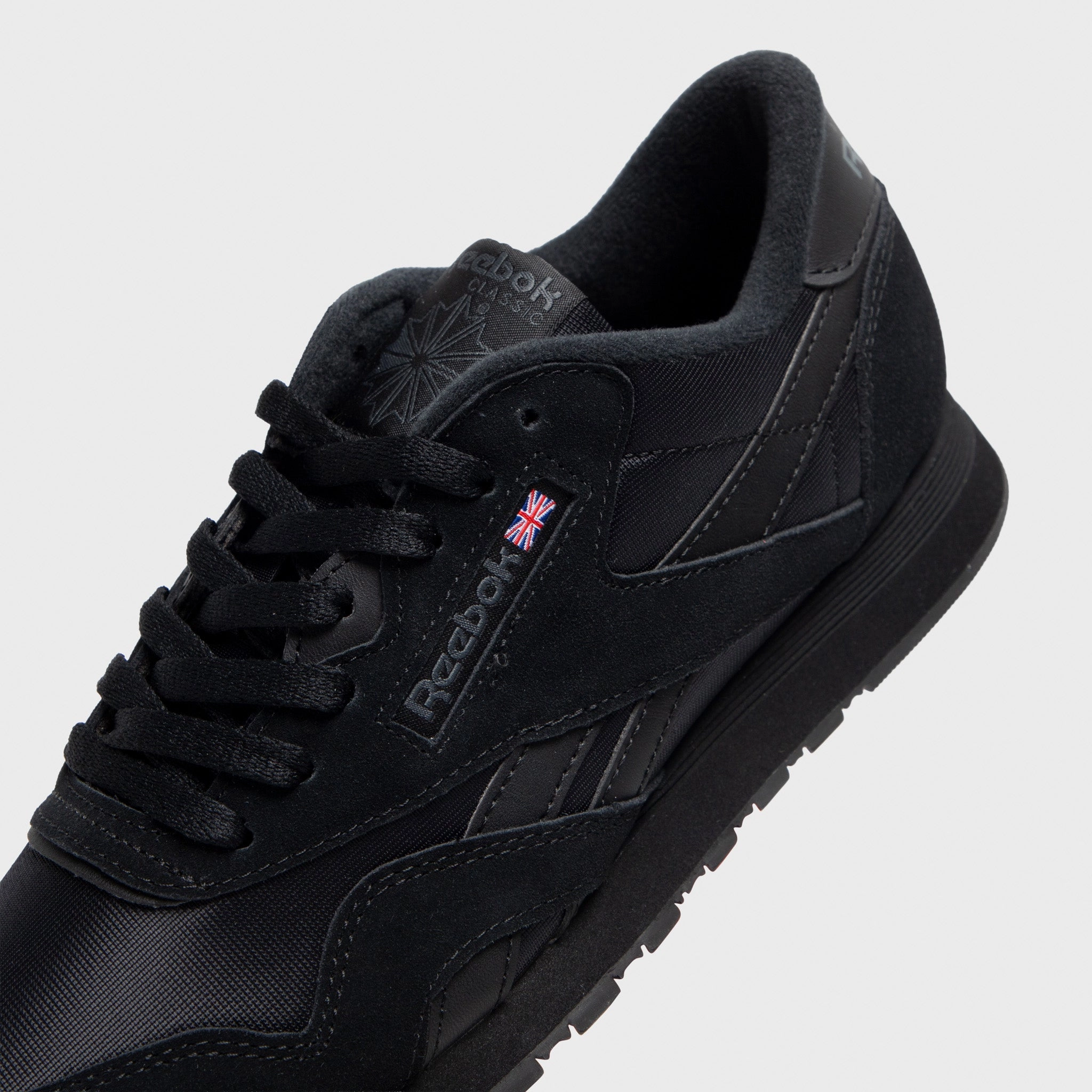 Travel Edge Reebok CL Nylon Black / Black