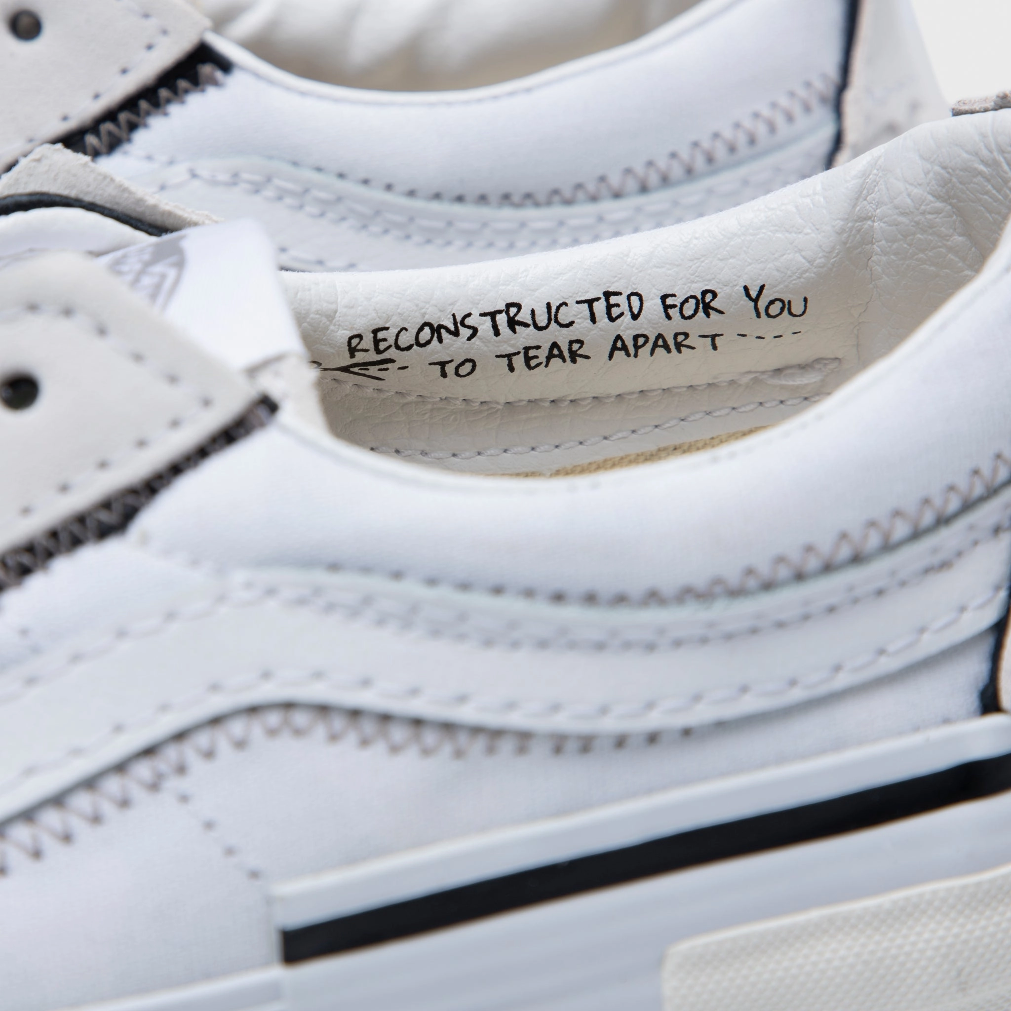 Star Jog Vans Sk8-Low Reconstruct White / Tan - Black