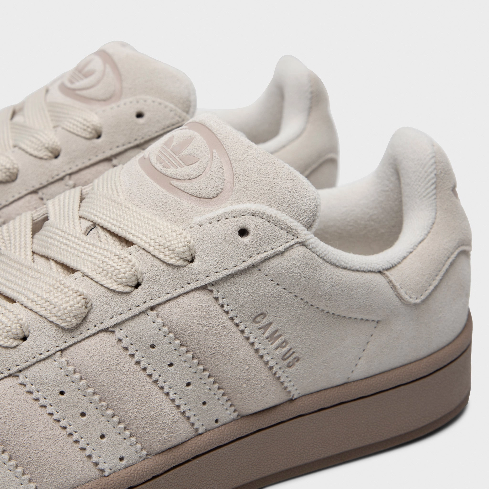 Classic Style Adaptive Feel adidas Campus 00s Off White / Aluminum