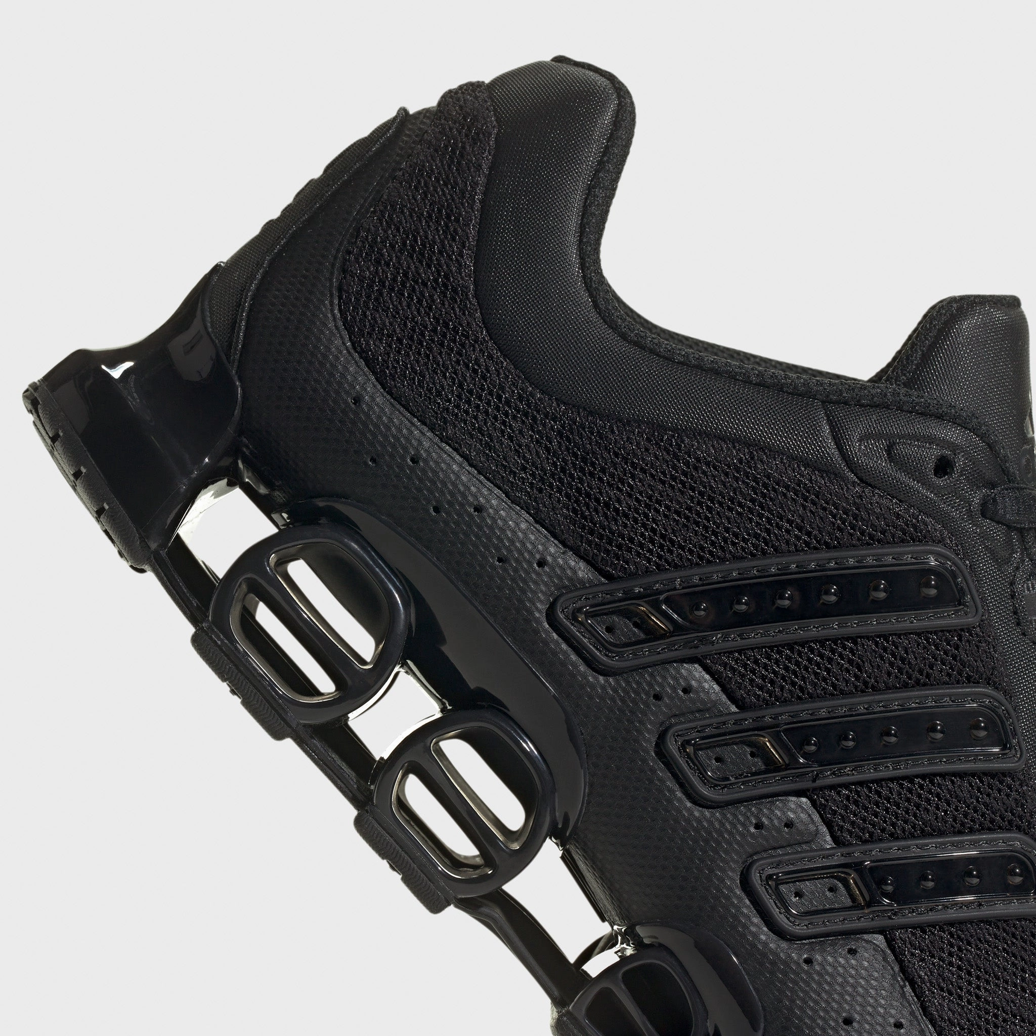 adidas Megaride Black / Black Heel