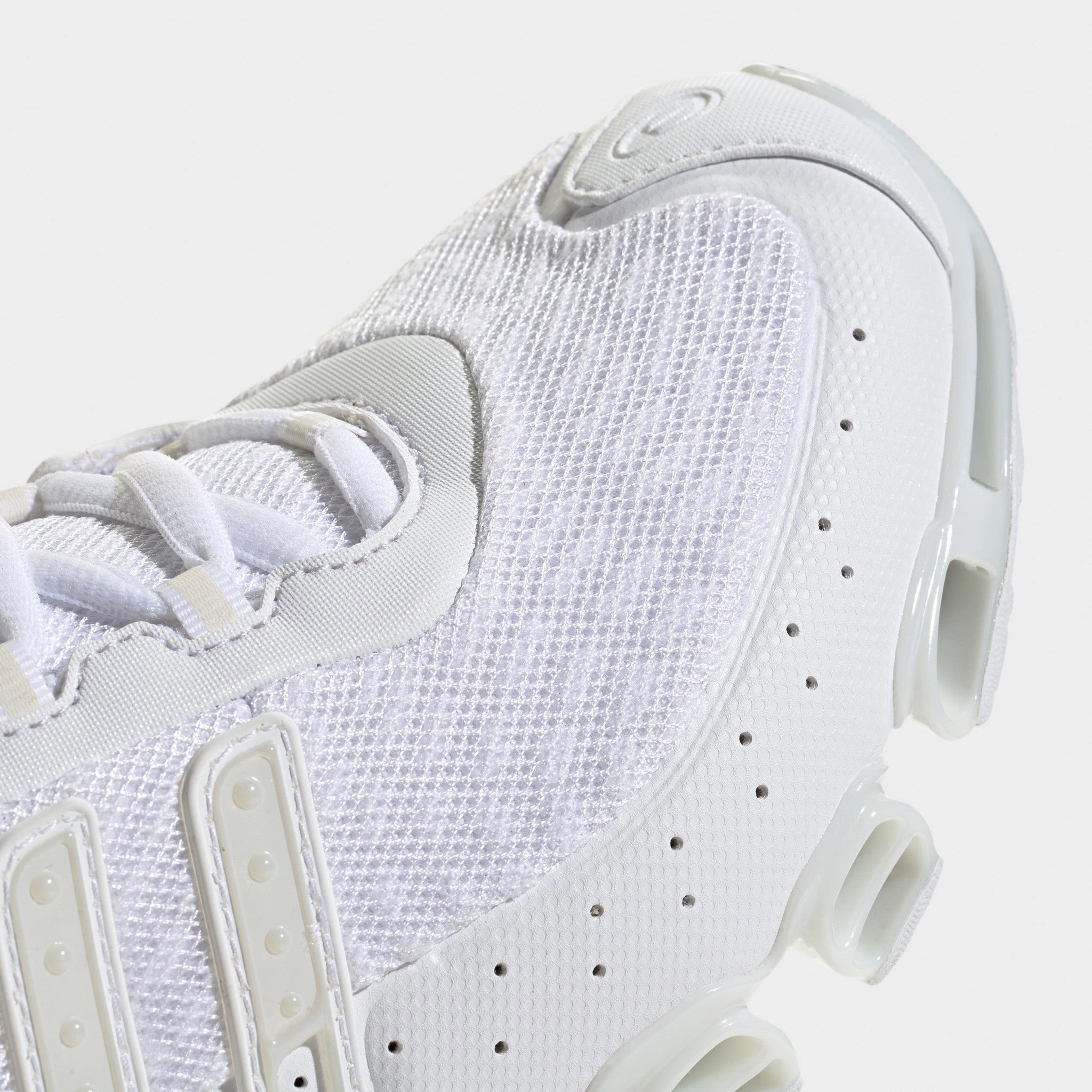adidas Megaride White / White - Grey One Feel Fresh Flat footbed