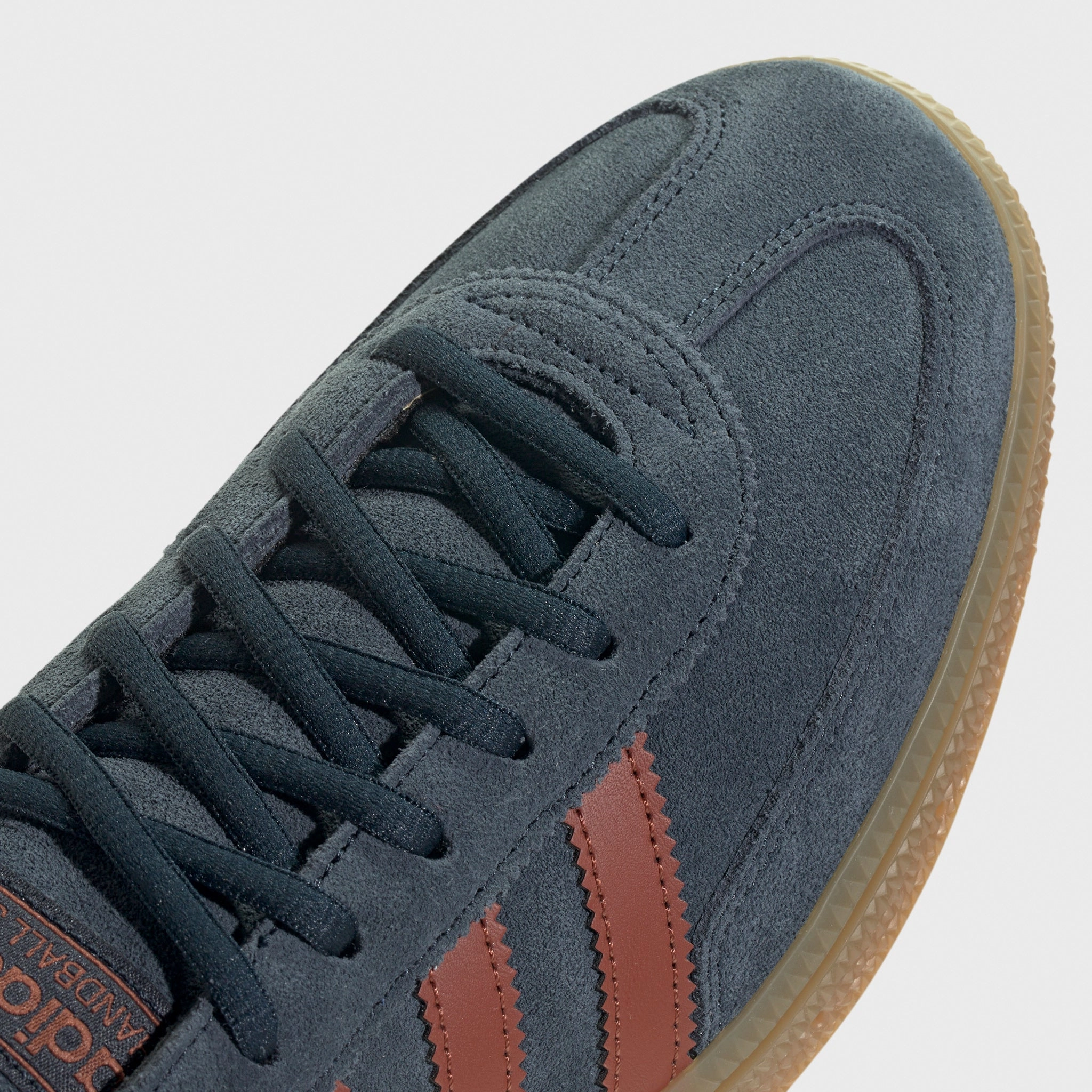 Soft Layers Everyday Mood adidas Originals Handball Spezial Aurora Ink / Wild Sepia