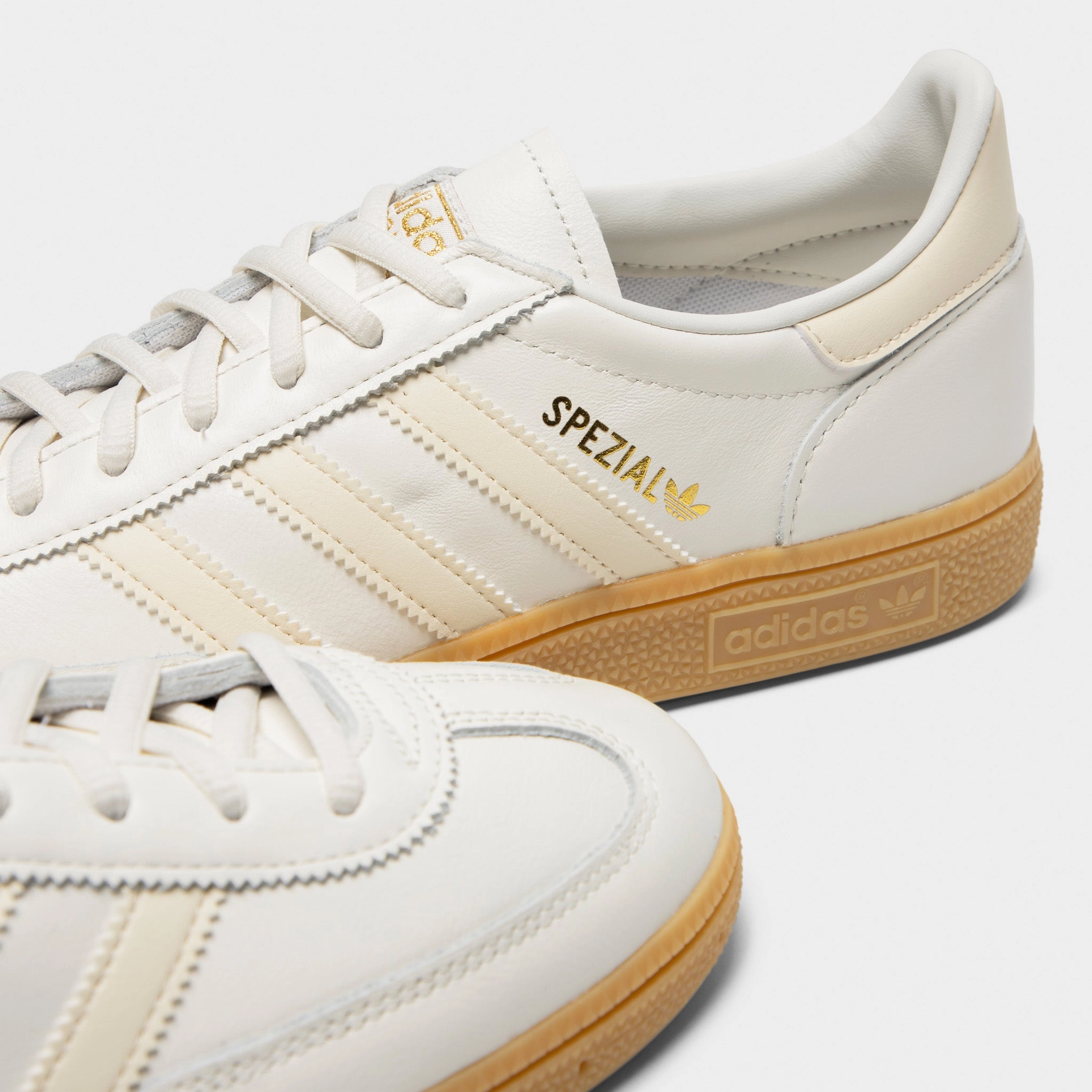 adidas Originals Handball Spezial Core White / Wonder White - Gum Comfortable ankle
