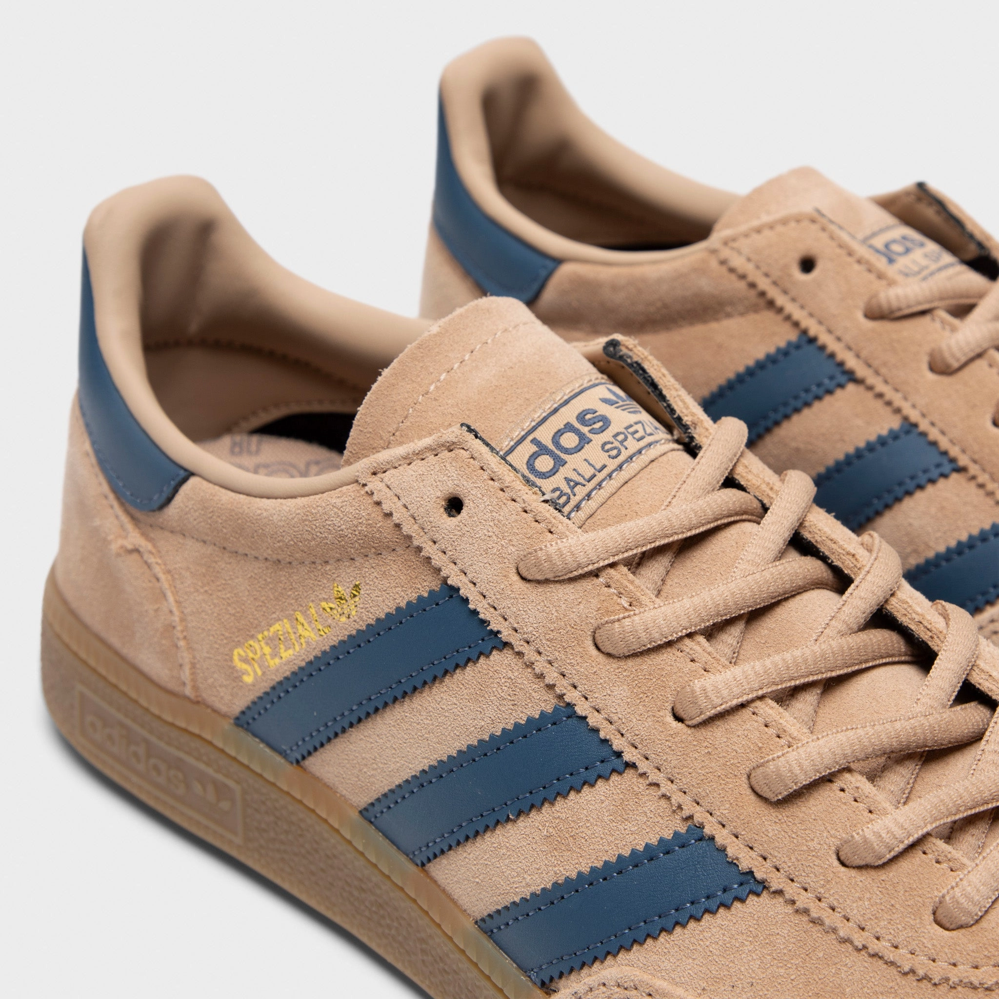 Everyday Wearability Outdoor Style adidas Originals Handball Spezial Warm Sandstorm / Blue