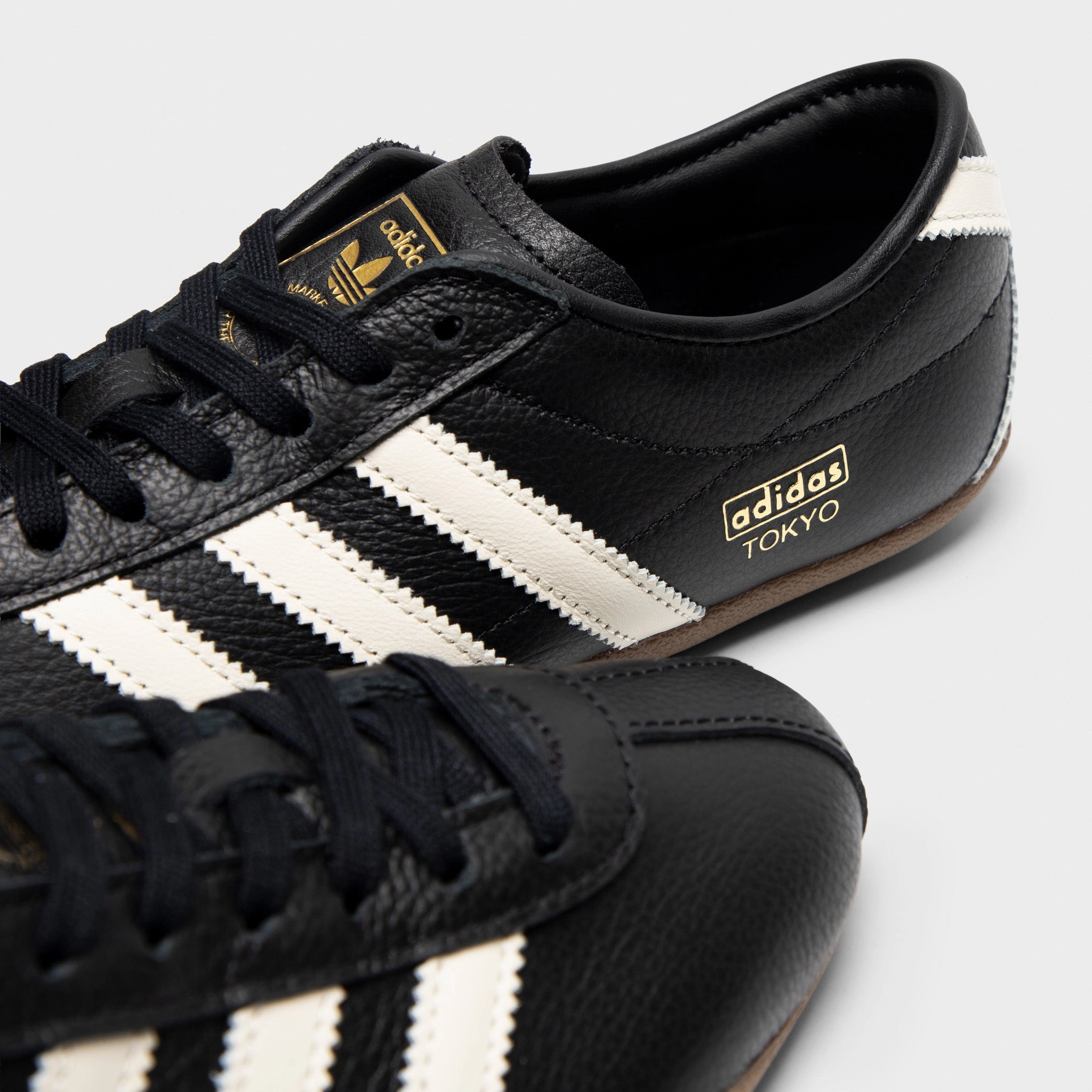 adidas Originals Women's Tokyo Core Black / Off White - Gold Refined Mood Track Step