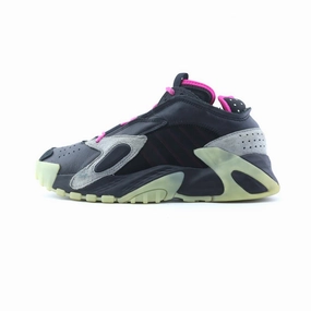 High-Grade Materials Layered cushioning ADIDAS STREETBALL II