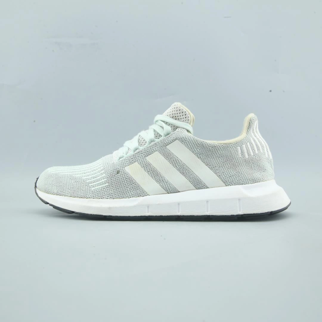 engraved - finish - design shoes for men ADIDAS SWIFT RUN