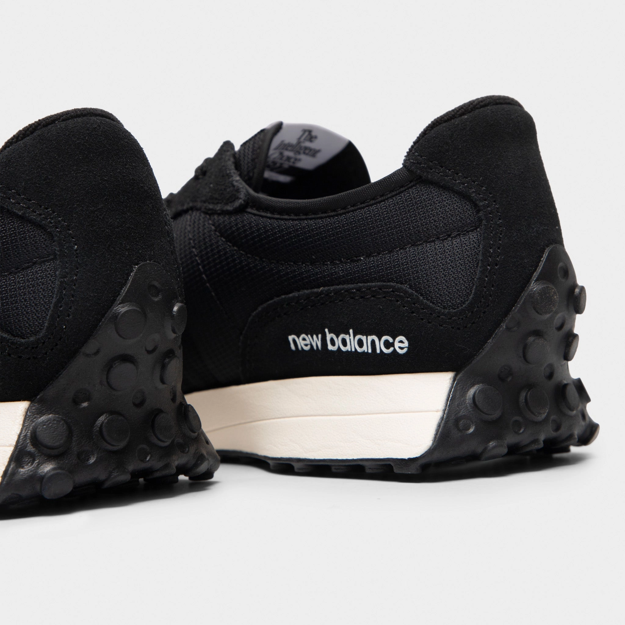running in a crater area shoes unisex sports shoes New Balance Juniors' 327 Black / White