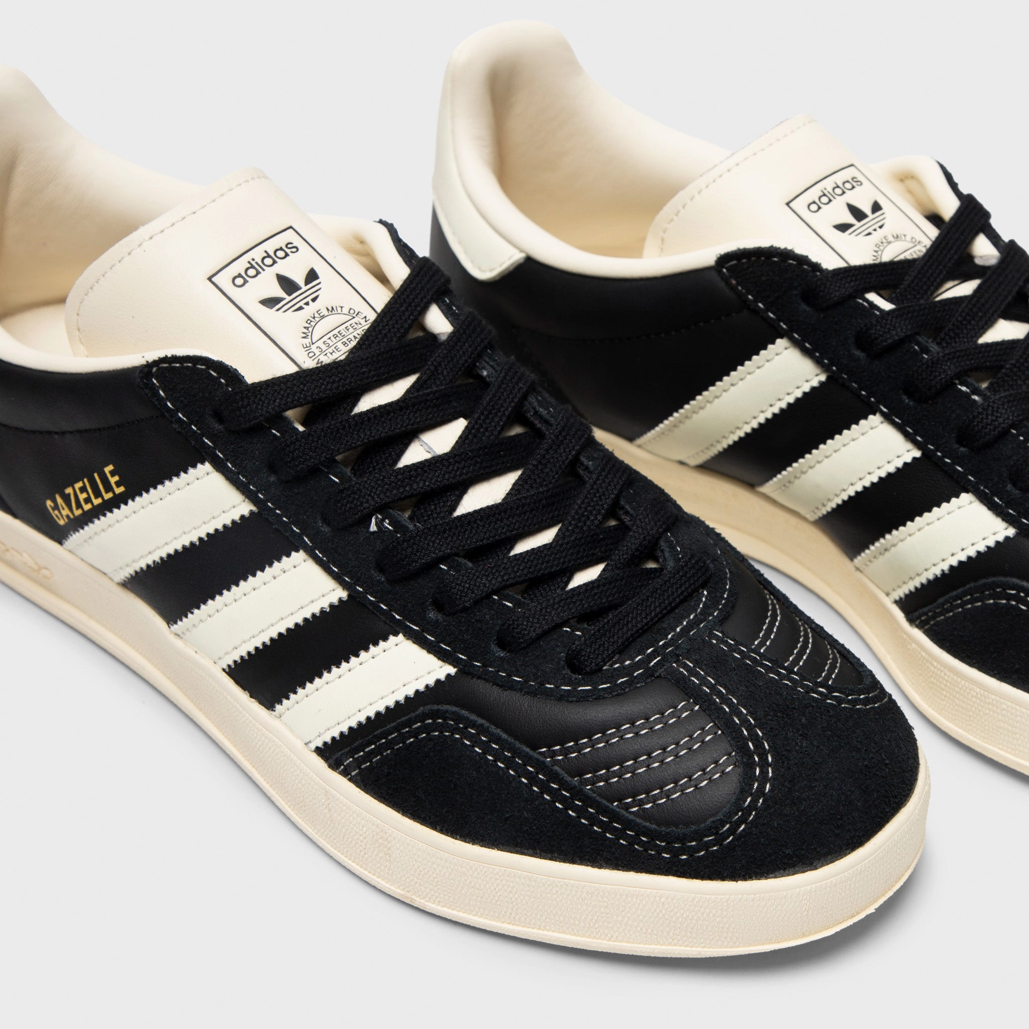 adidas Gazelle Indoor Black / White - Gold Weekend Trips School Jog