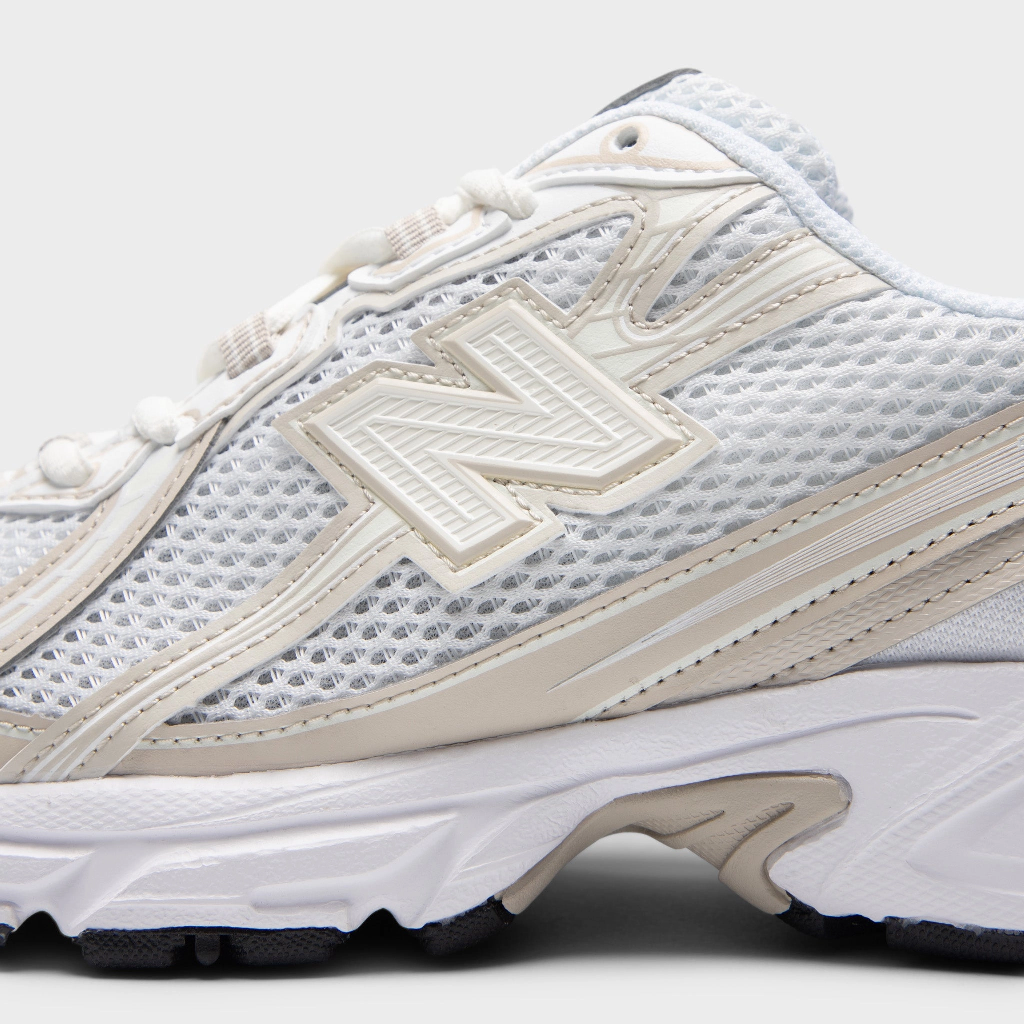 classic shoe aesthetic support technology New Balance 740 Sea Salt / Timberwolf