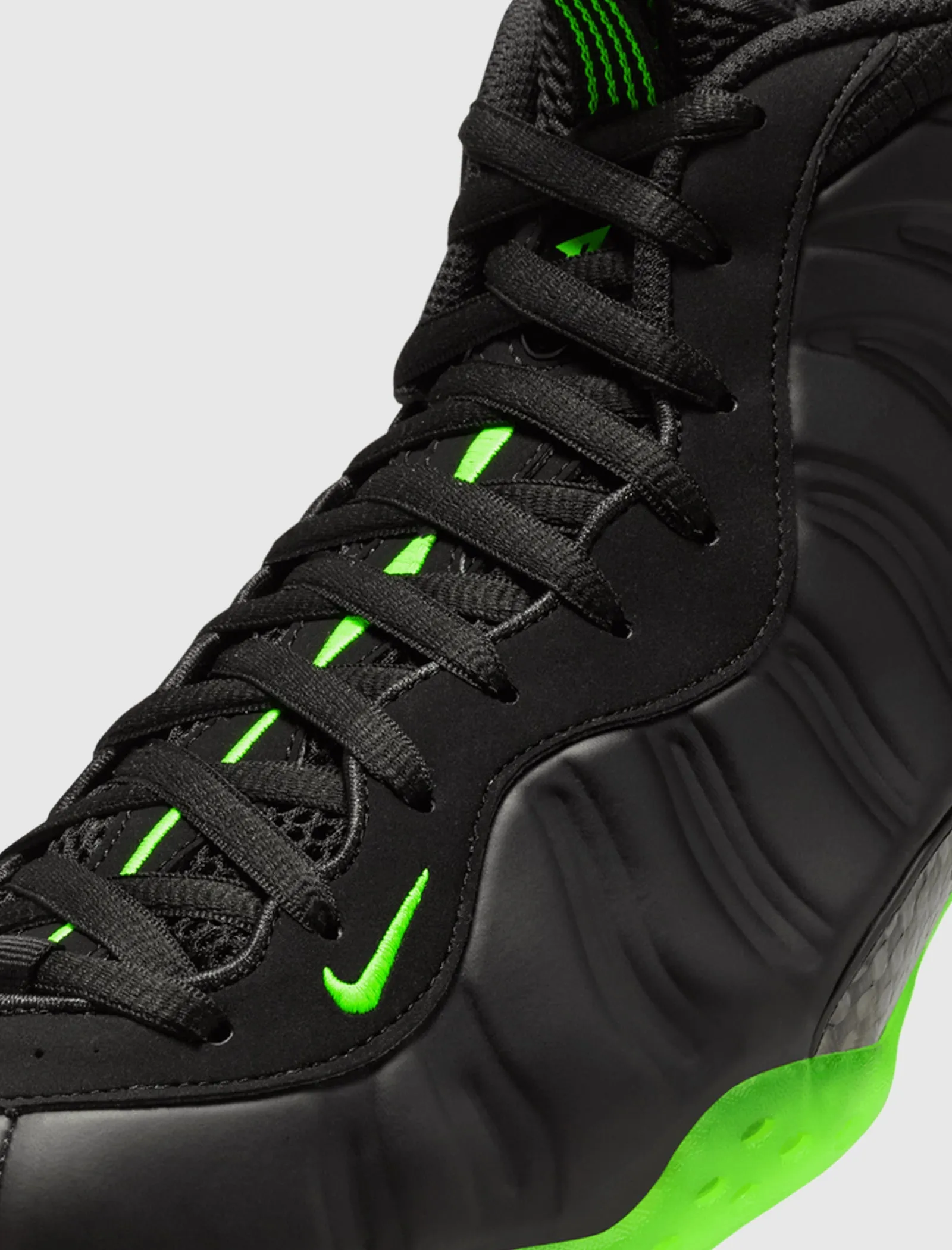 Joy Step AIR FOAMPOSITE ONE "BLACK/VOLT"