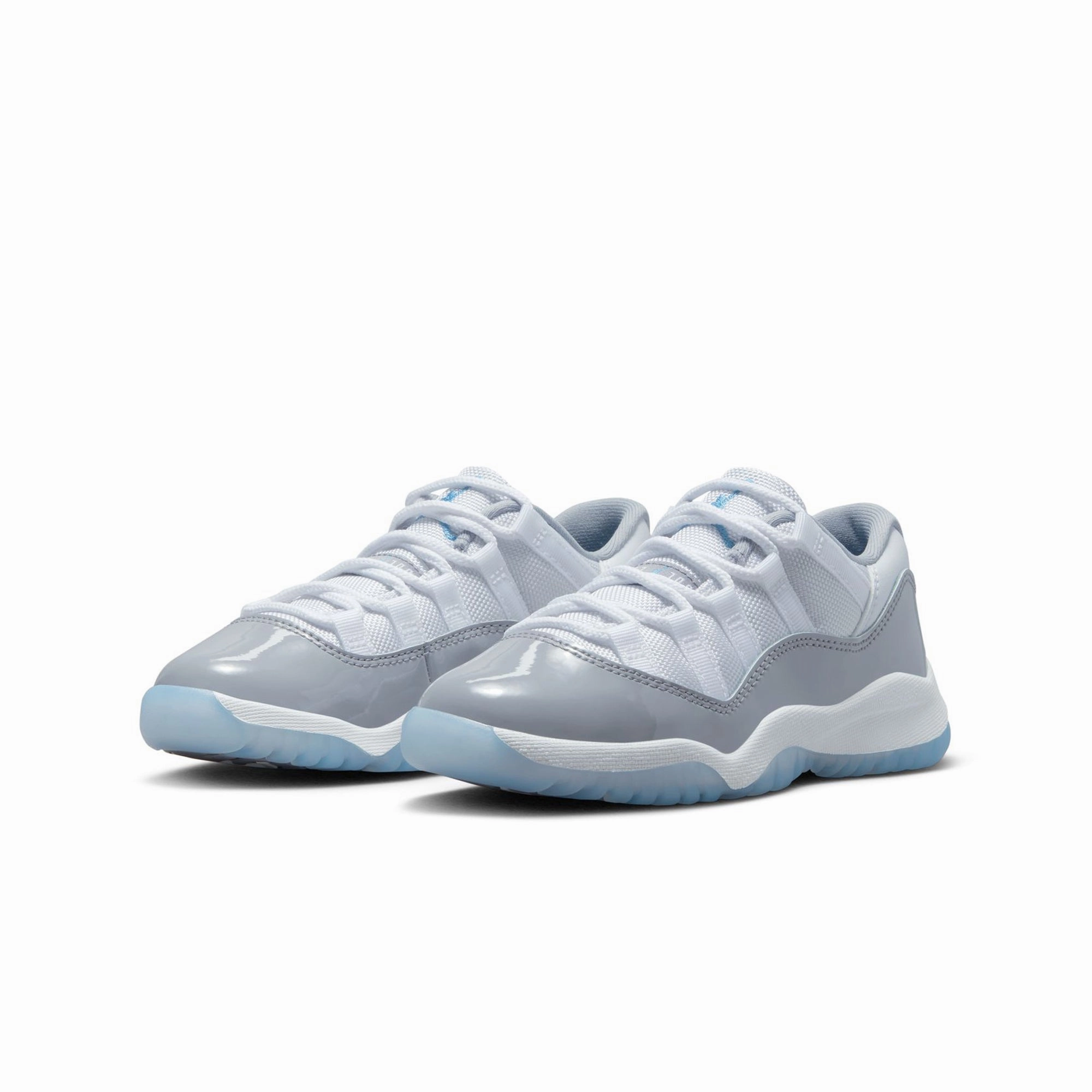 Comfort Slip Tennis Court Air Jordan 11 Retro Low 'Cement Grey' 505835-140