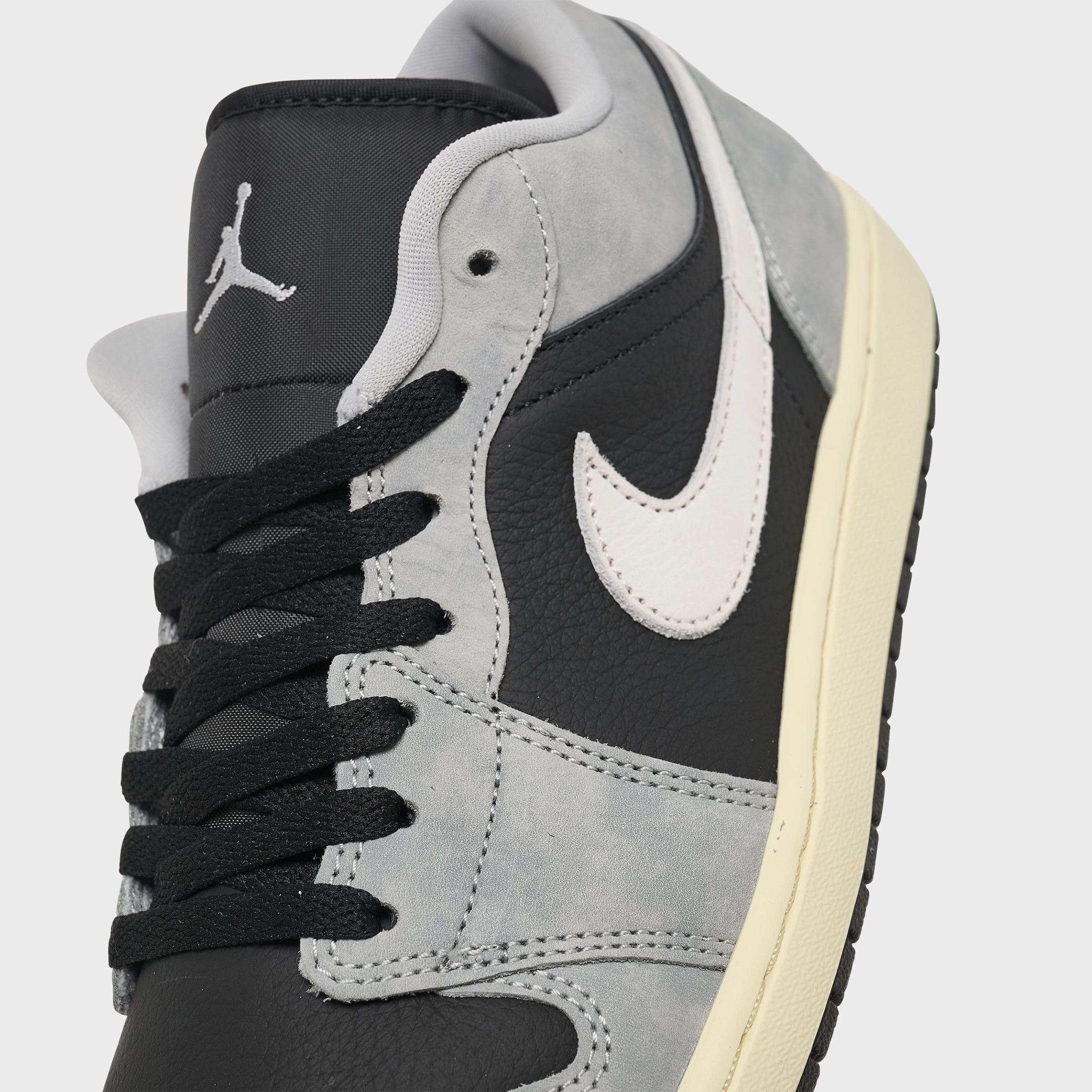 Soft Interior Air Jordan 1 Low SE Light Smoke Grey / Black - Sail