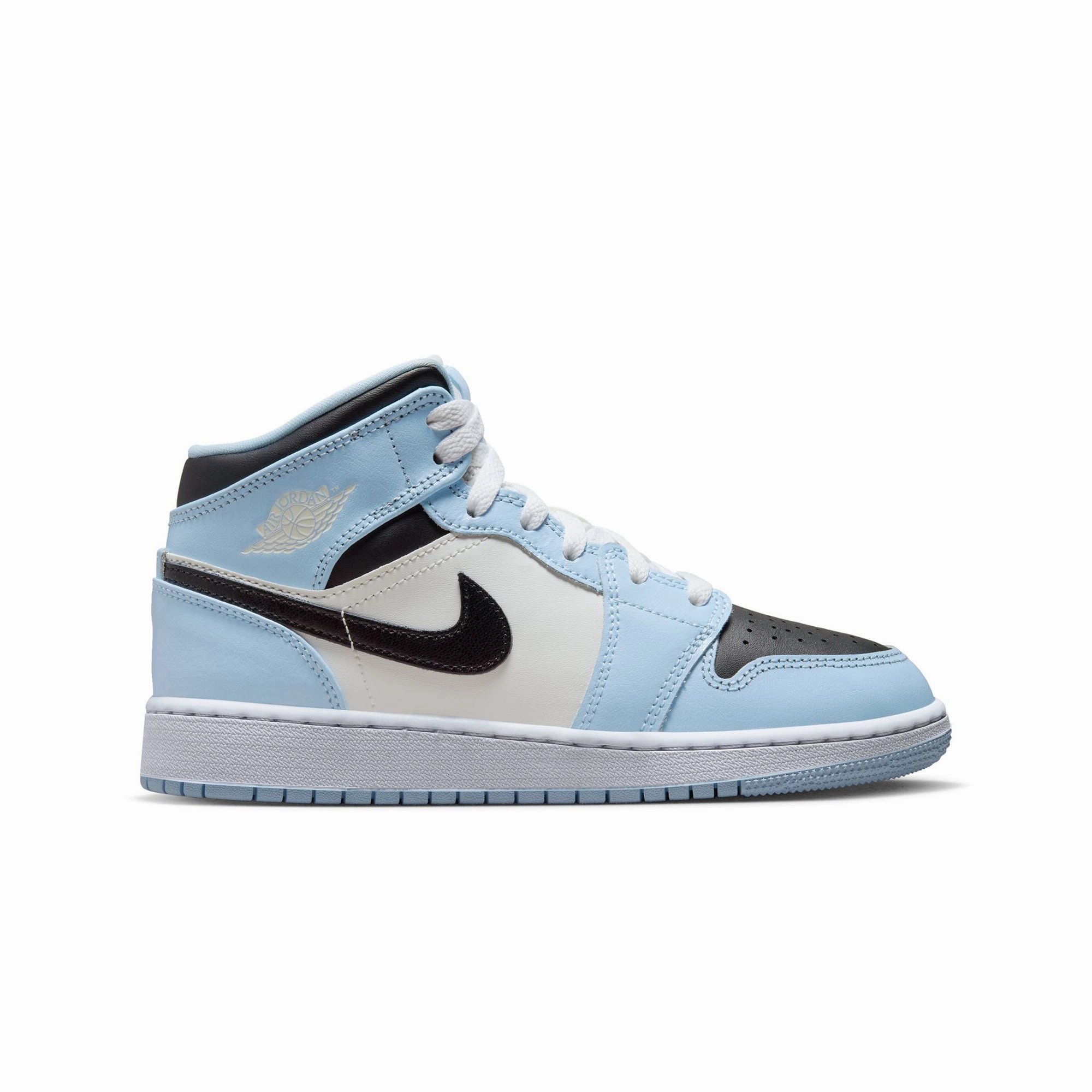 Air Jordan 1 Mid 555112-401 Daytime use