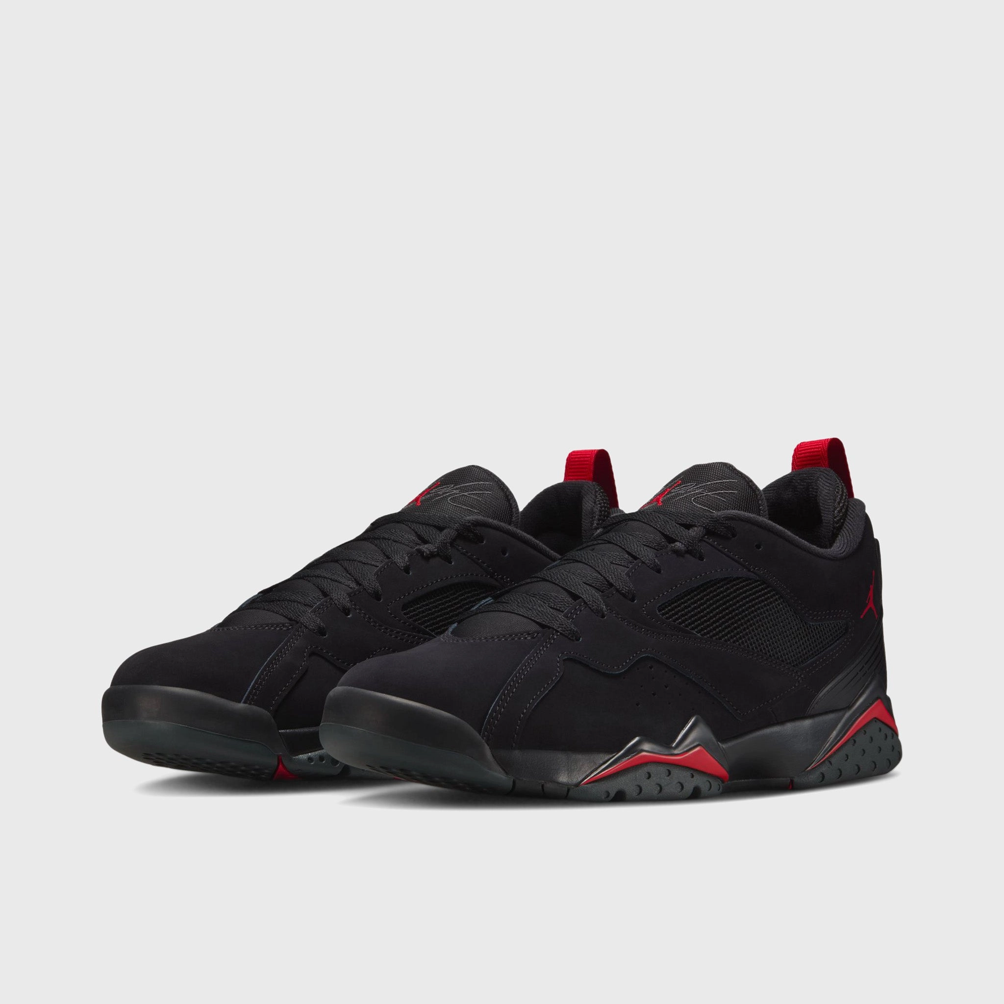 Layered cushioning Air Jordan 7 RM Black / Gym Red - Anthracite