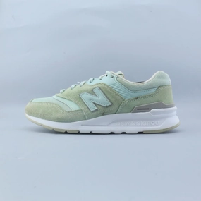 travel - friendly shoe perk NEW BALANCE 997H