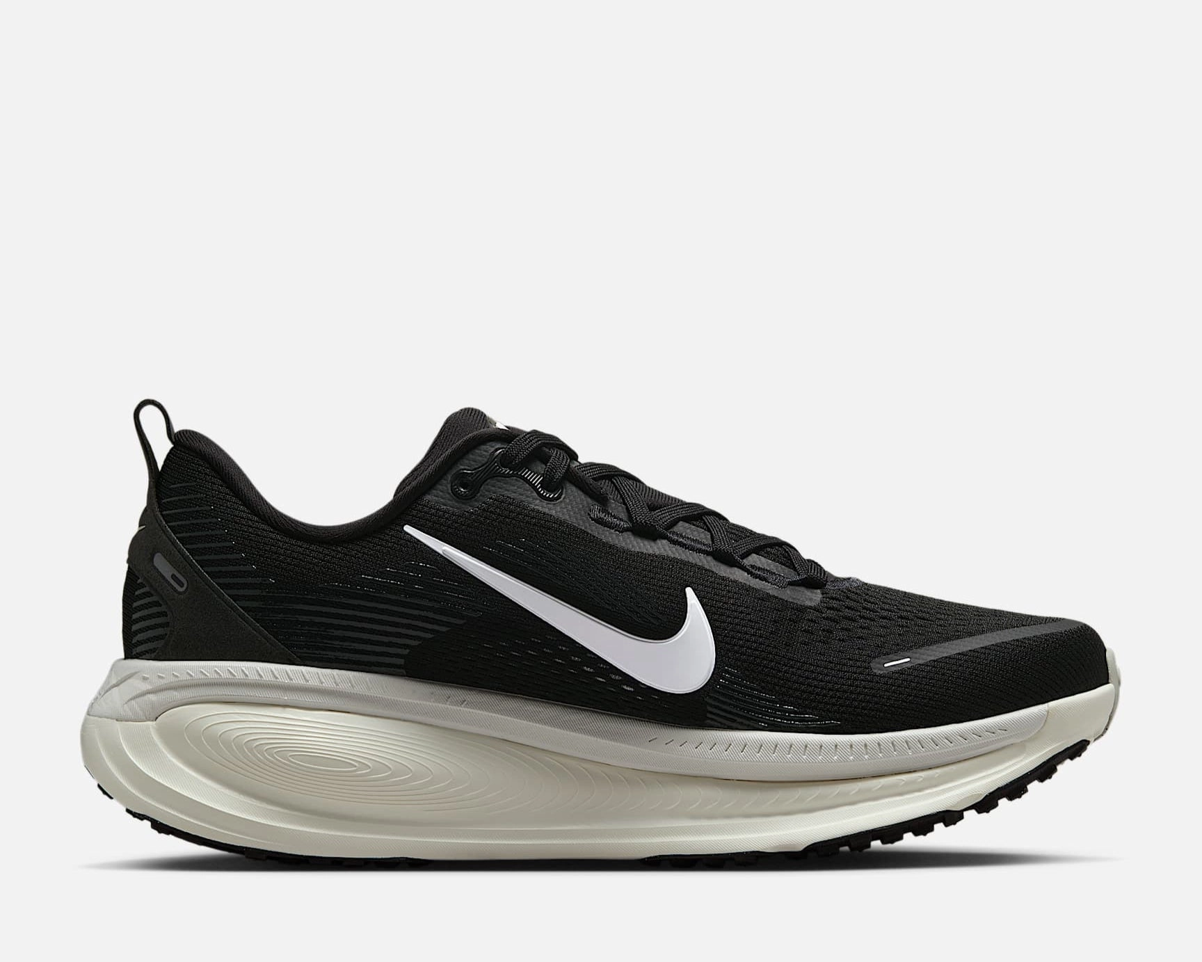brushed - finish - design shoes Multi - surface Air Zoom Vomero 18