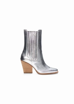 Functional Fit Durable Material Women's Metallic Western Casual Boot In Silver