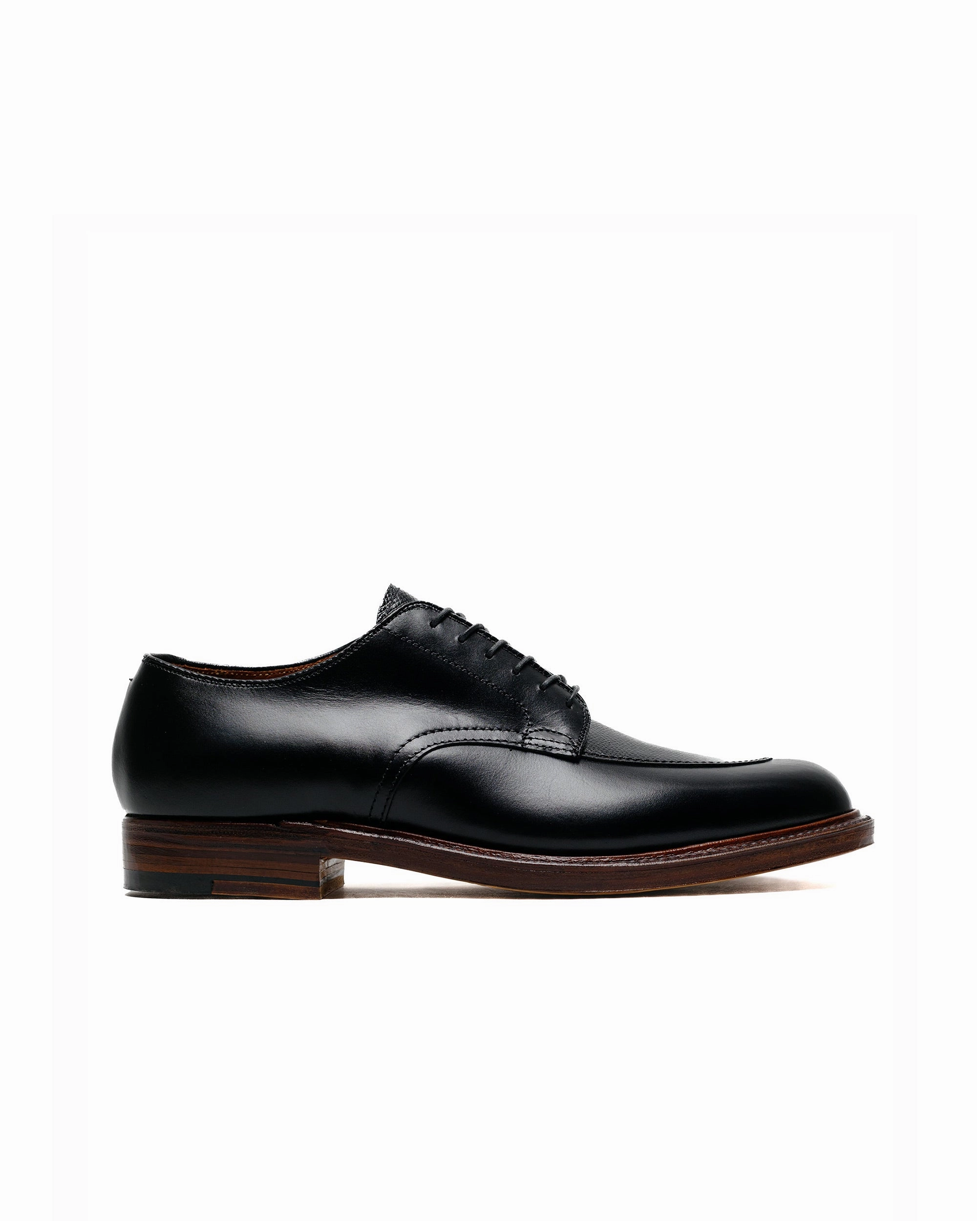 Alden V Tip Blucher Black Calfskin/Black Regina Grain G2603 School Style Comfort Strap