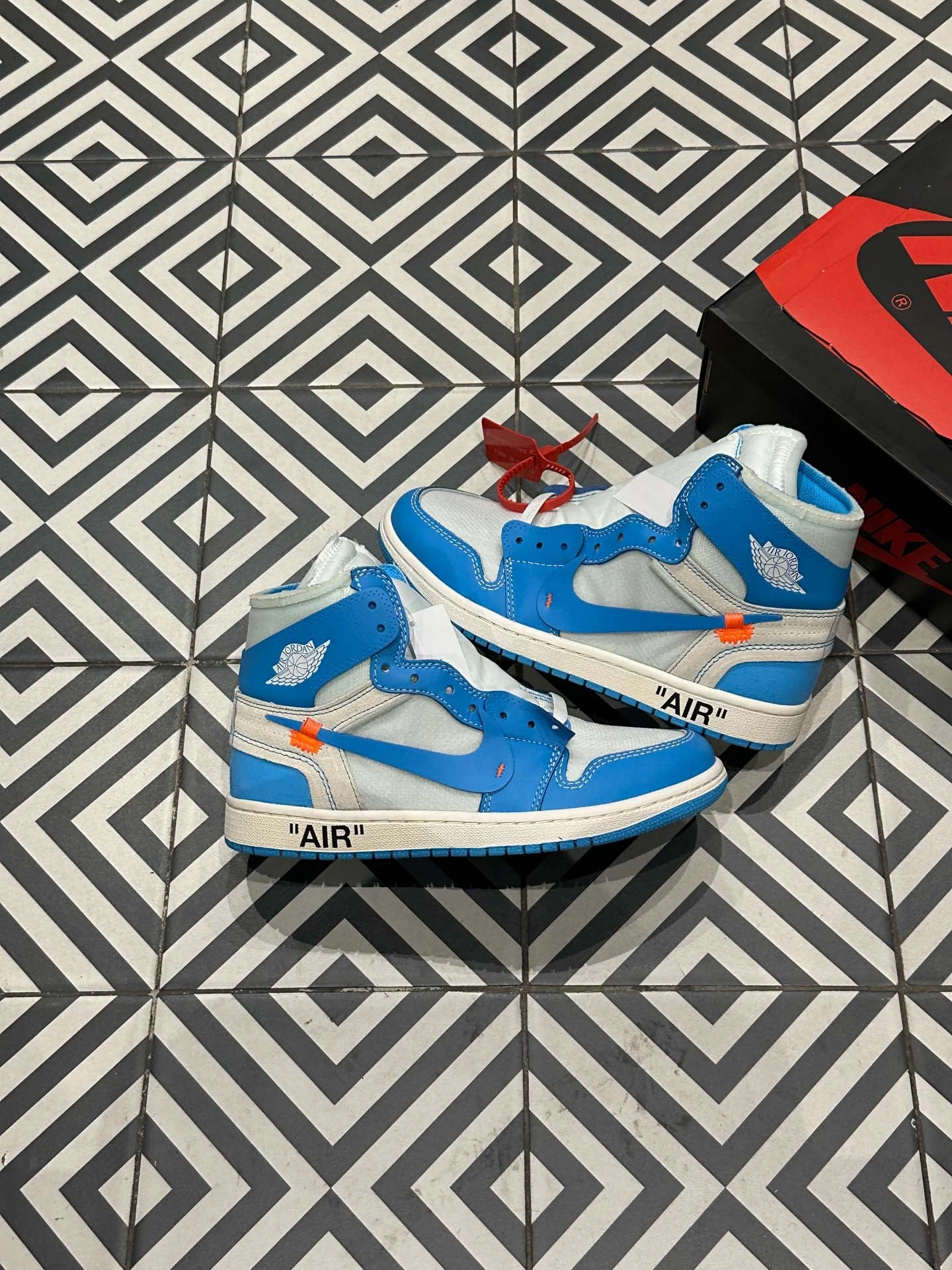 Jordan 1 High Off-White UNC (Taille 40,5) Comfortable Bottom Effortless Feel
