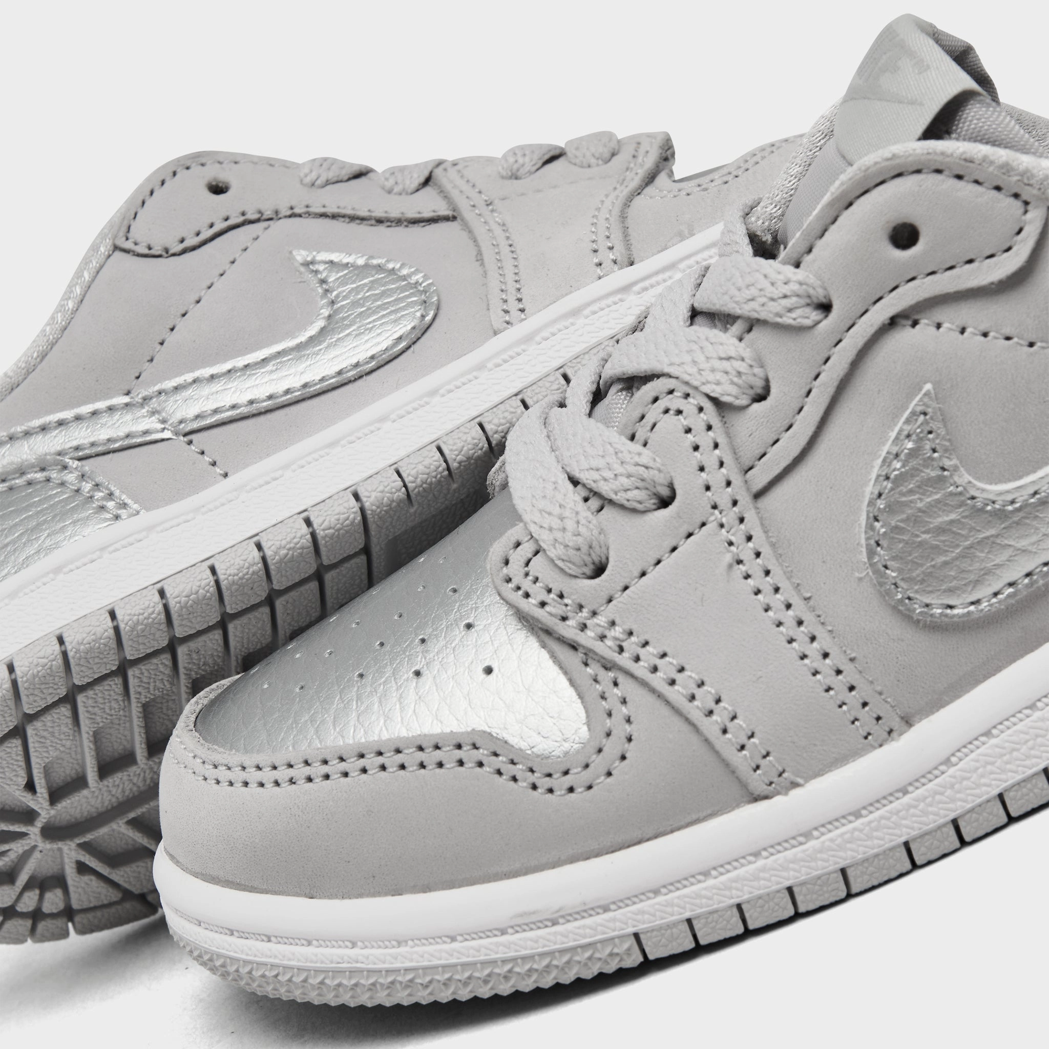 Good Quality Jordan 1 Retro Low OG TD Neutral Grey / Metallic Silver