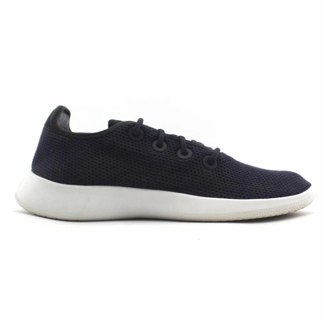 Allbirds Tree Runners - LIMITED EDITION: Dark Black (White Sole) EX Mud run running in a mud run