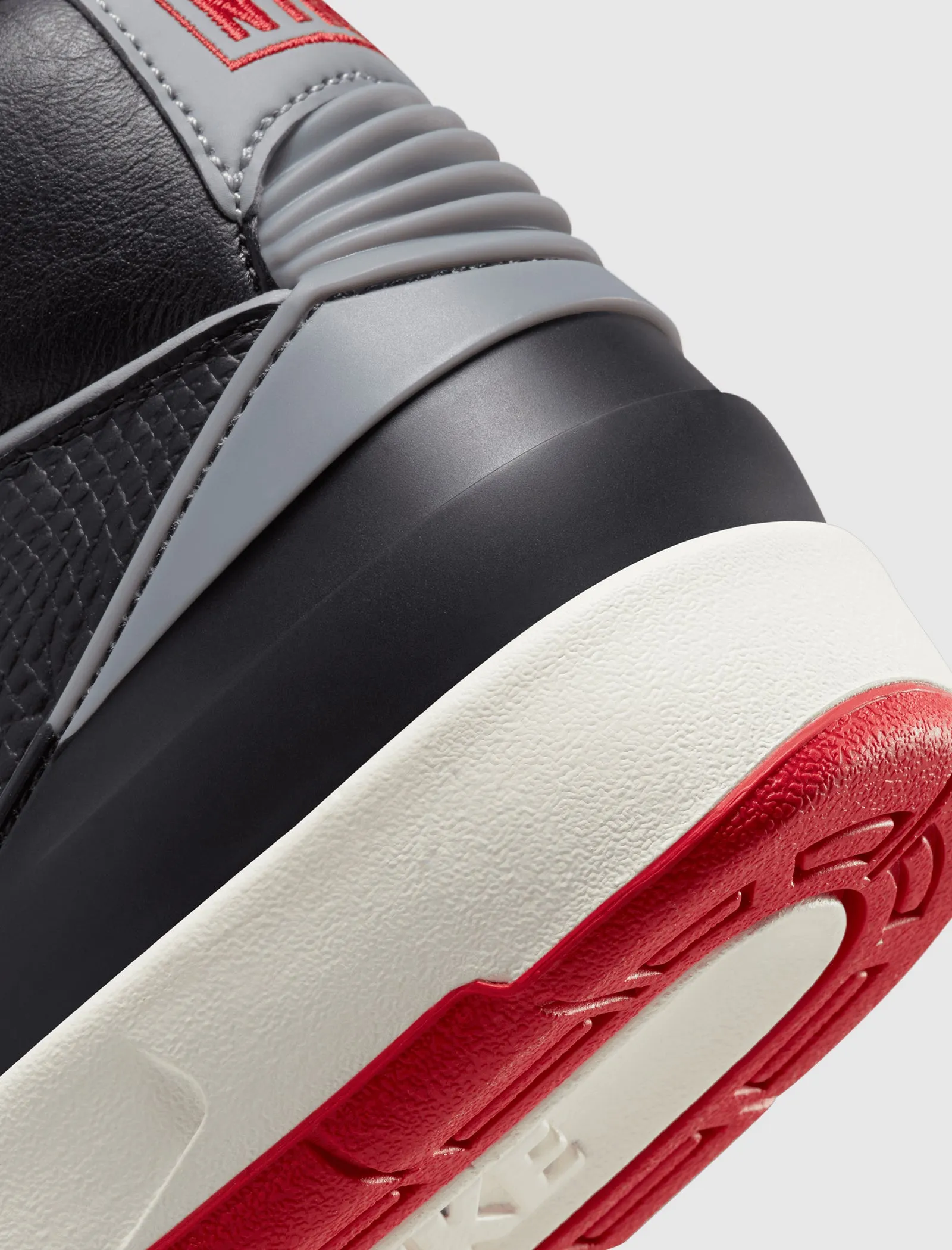 Brave Walk AIR JORDAN 2 RETRO "BLACK CEMENT" GS