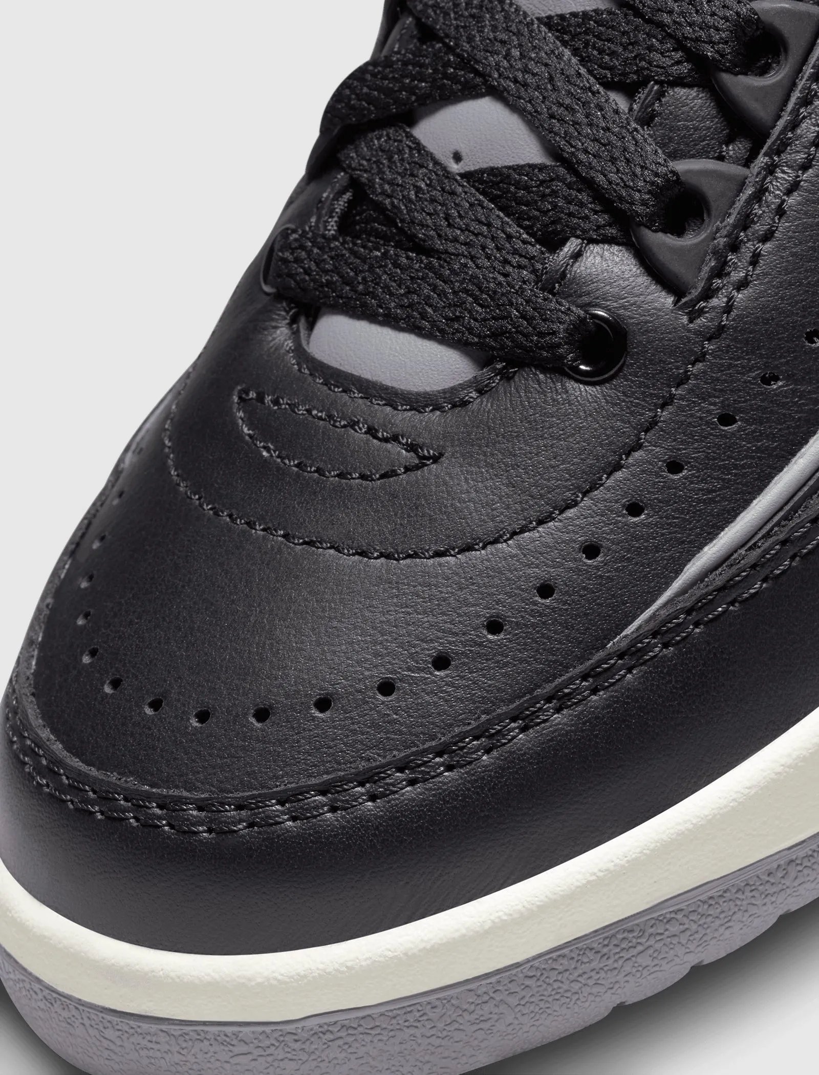 AIR JORDAN 2 RETRO "BLACK CEMENT" GS Ventilation holes