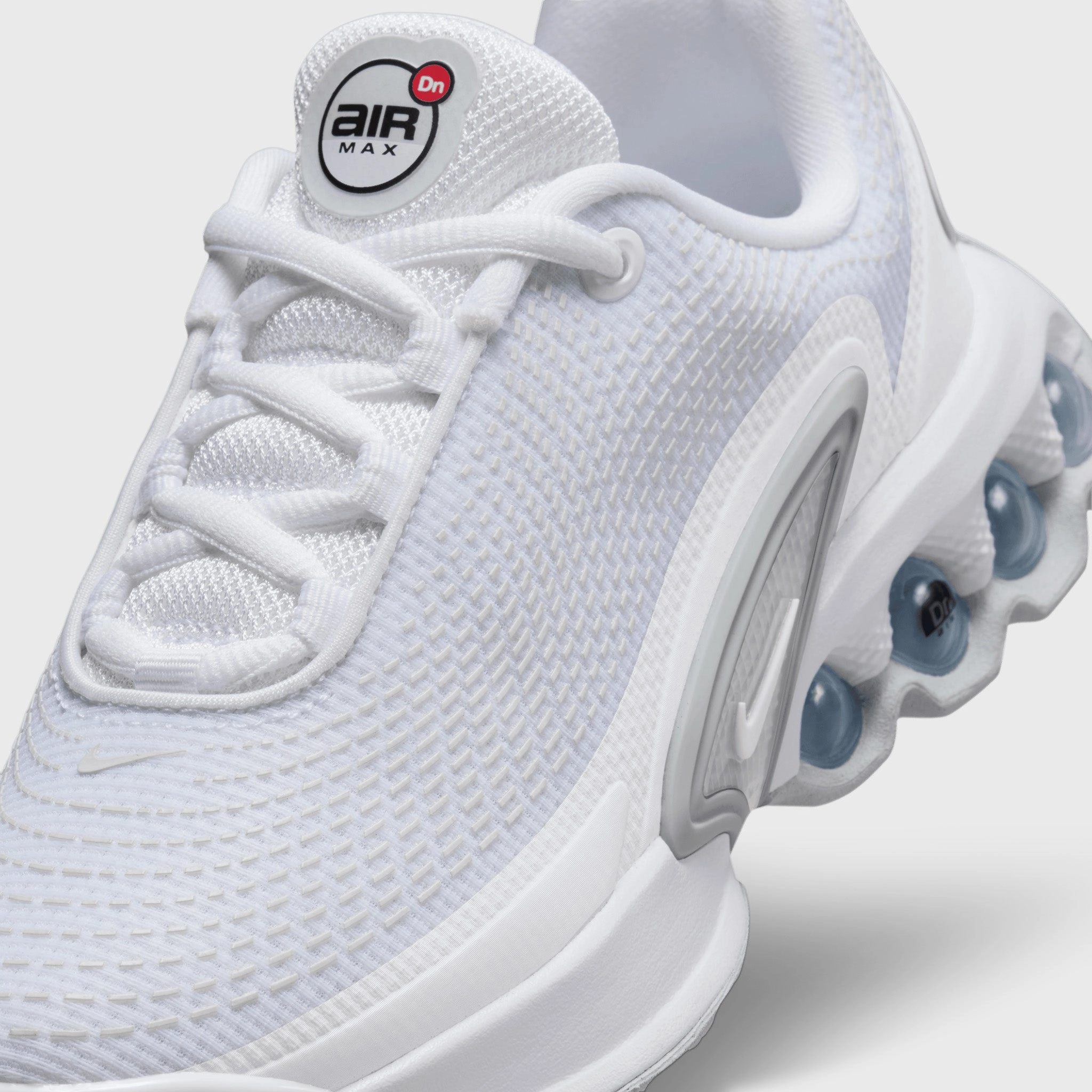 Swing Hike Nike Air Max DN GS White / White - Metallic Silver