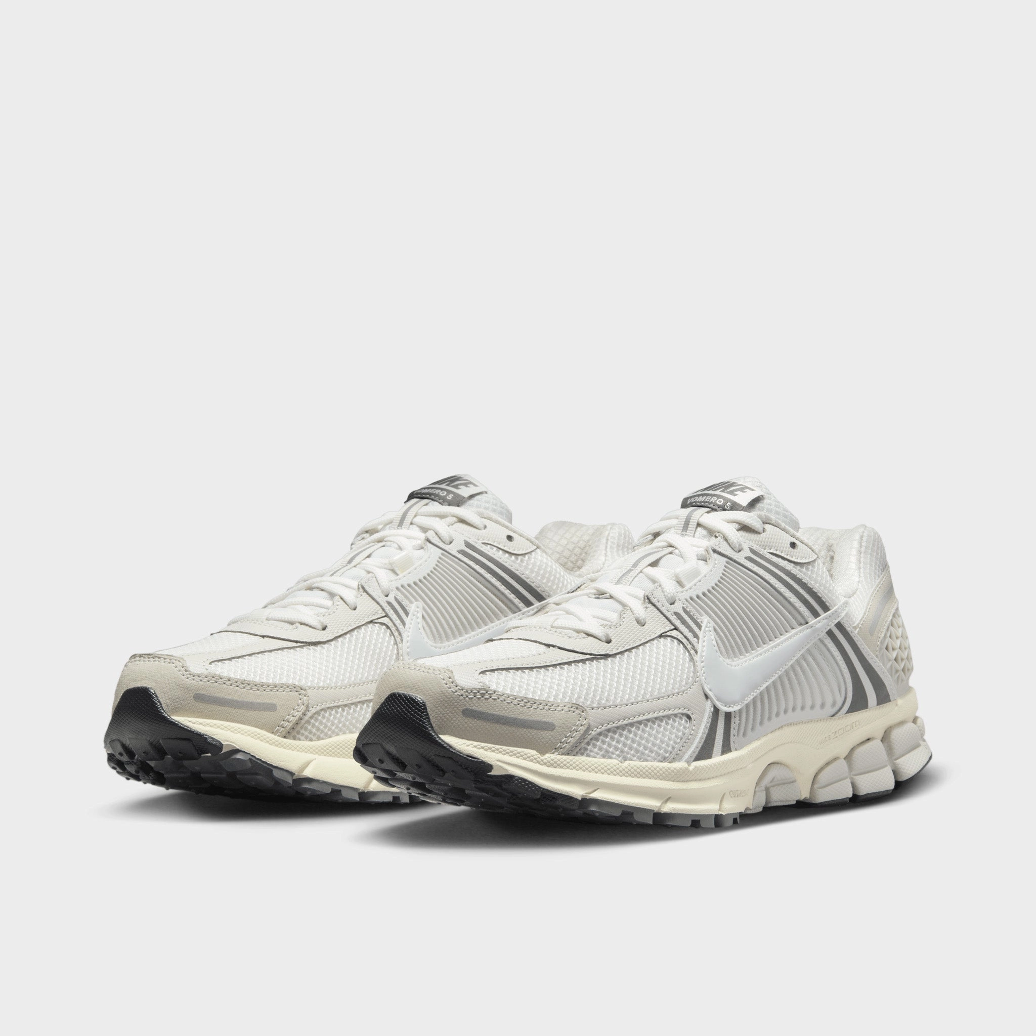 Performance Fit Chic Outfit Nike Zoom Vomero 5 Platinum Tint / Photon Dust - Cashmere