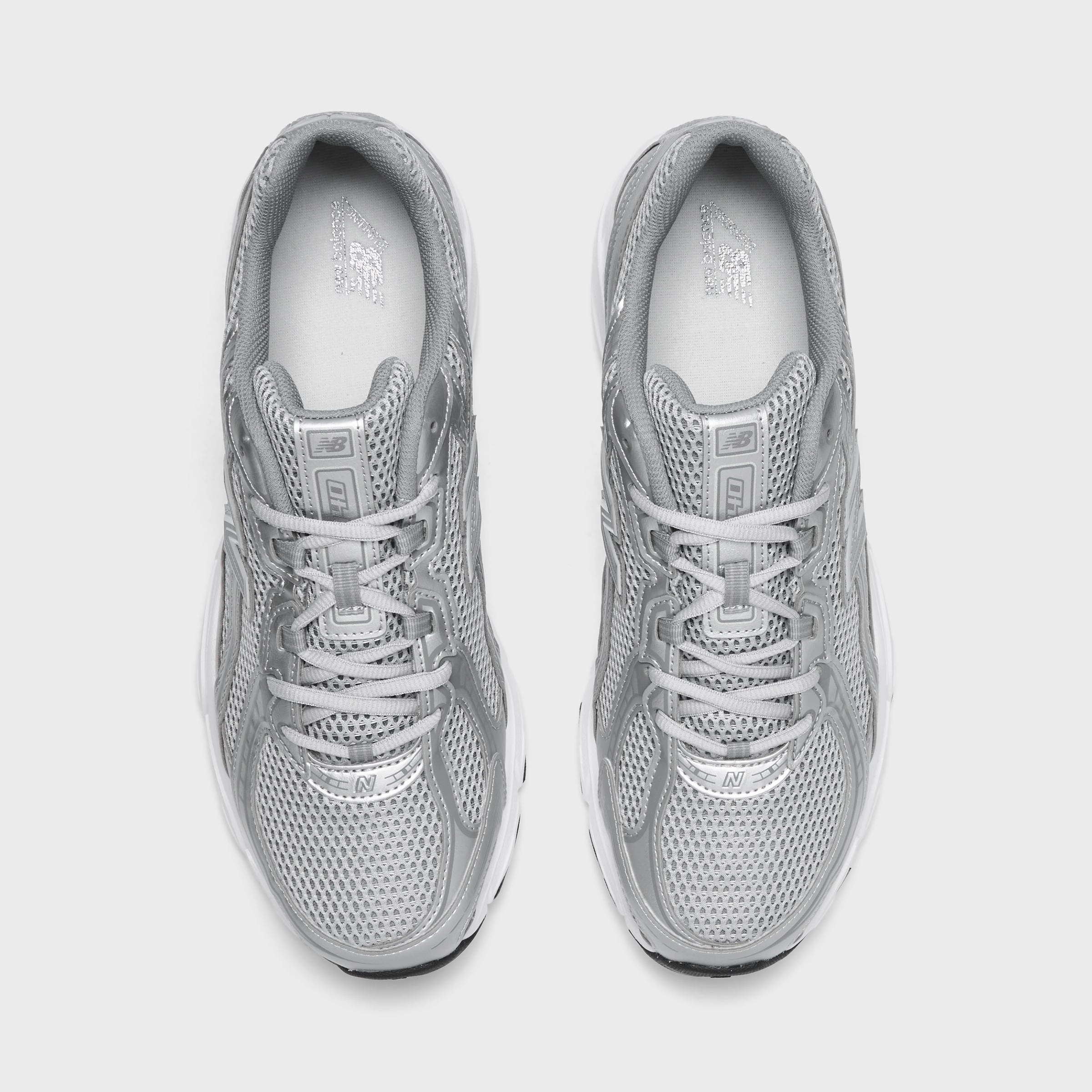 running in a small town shoes Soft surface cushioning New Balance 740 White / Silver