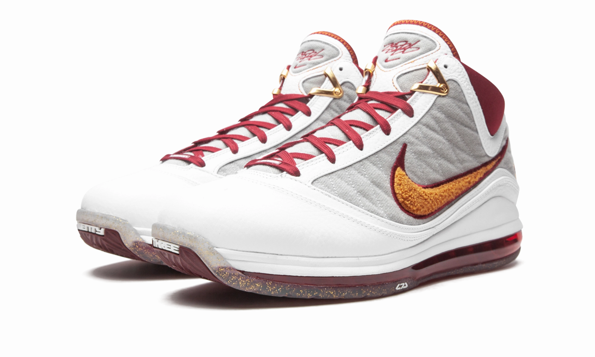 Lateral Support Frame Ergonomic Lacing Configuration Air Max Lebron 7 Retro "MVP"