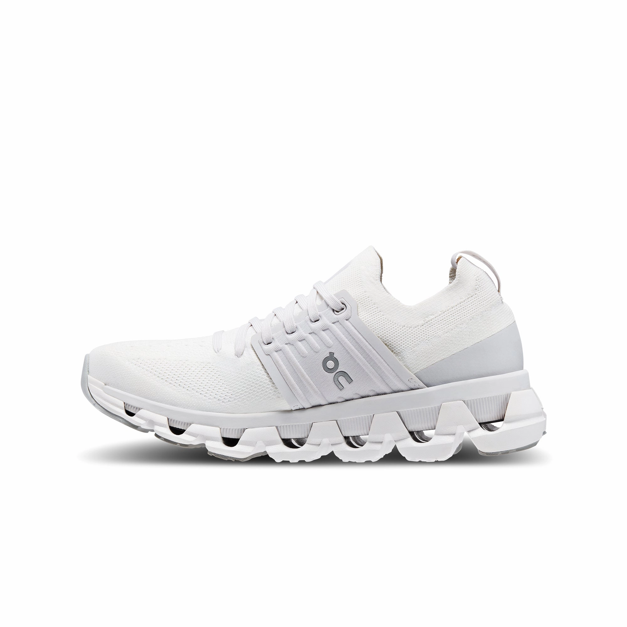 Adaptive Traction Perforated Vamp On Running Women's Cloudswift 3 3WD10451040