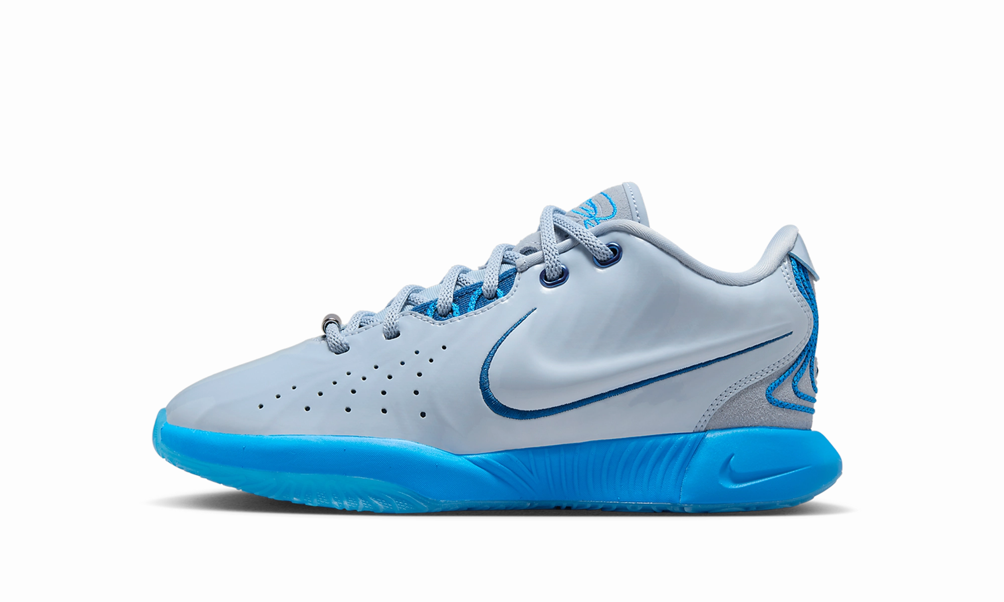 LeBron 21 "Diver" Impact Absorption Technology