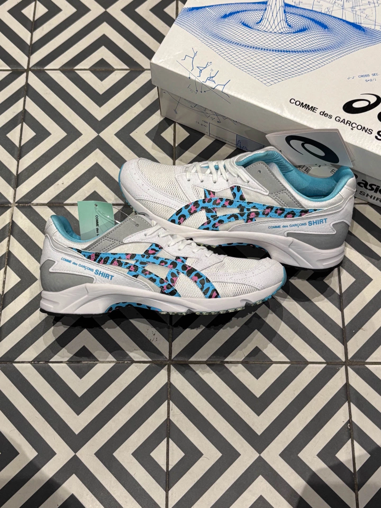 Asics CDG (Taille 41,5) Smooth Zone Indoor Wear