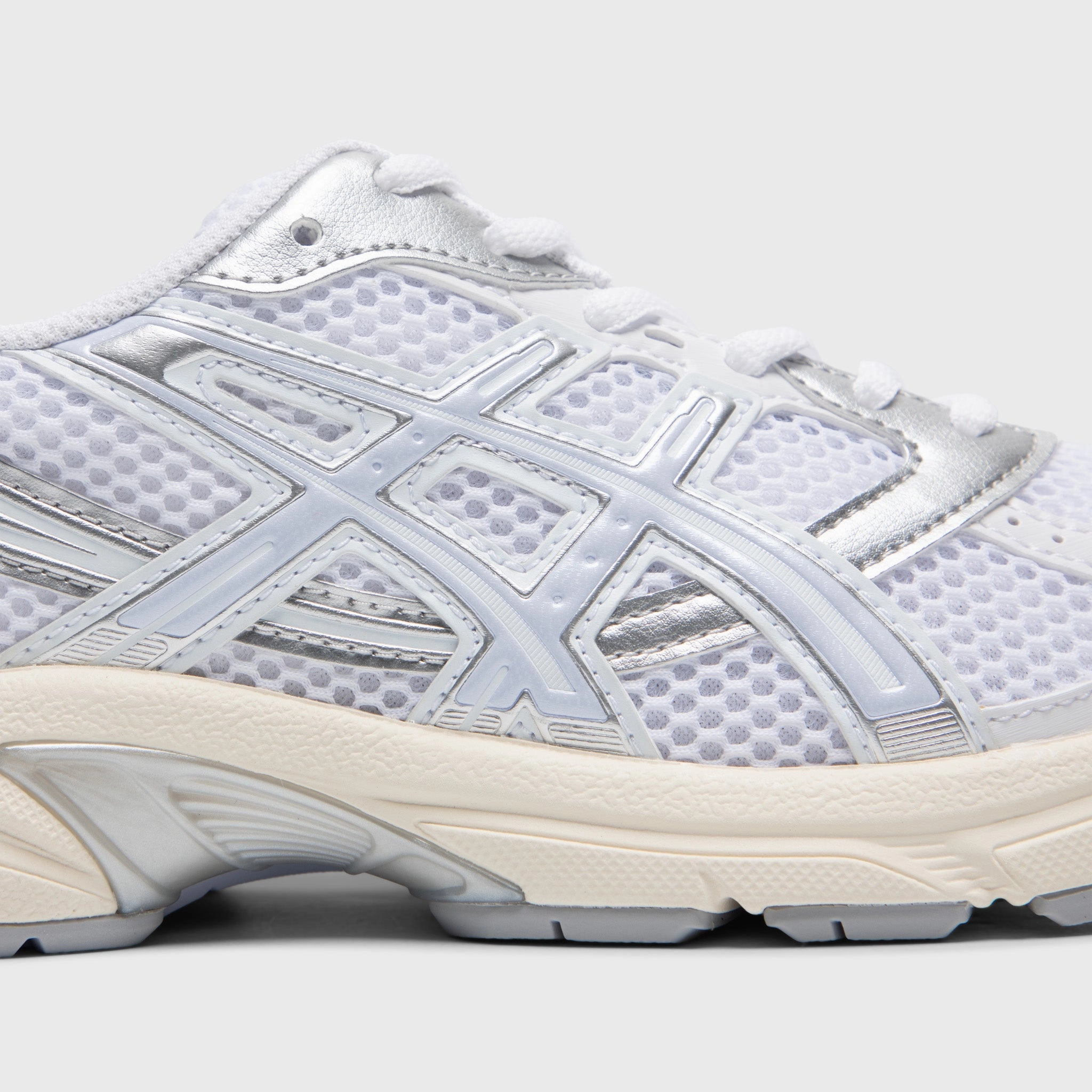 ASICS Women's Gel-1130 White / Blue Fade Foot alignment