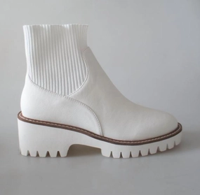 Blaire Boots In White Ski Enthusiast