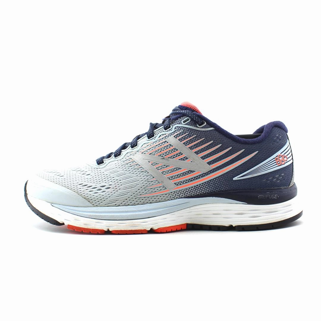 NEW BALANCE 880 V8 minimalist - feature shoes