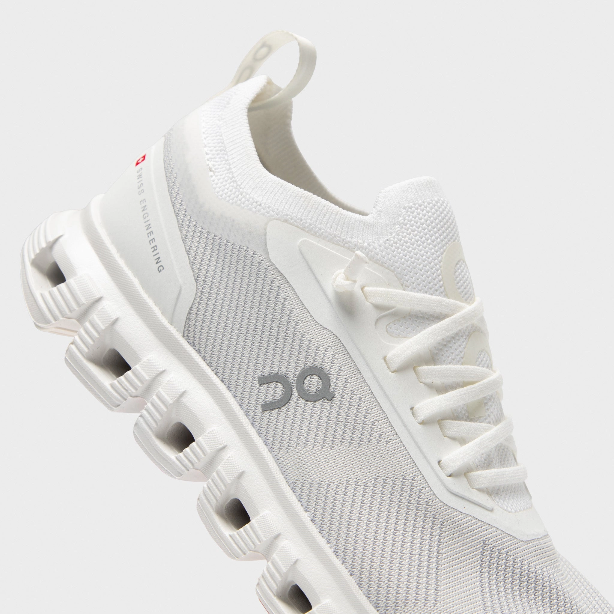 On Women's Cloud 6 Versa White / White synthetic - upper - durability - strength shoes dusk running shoes