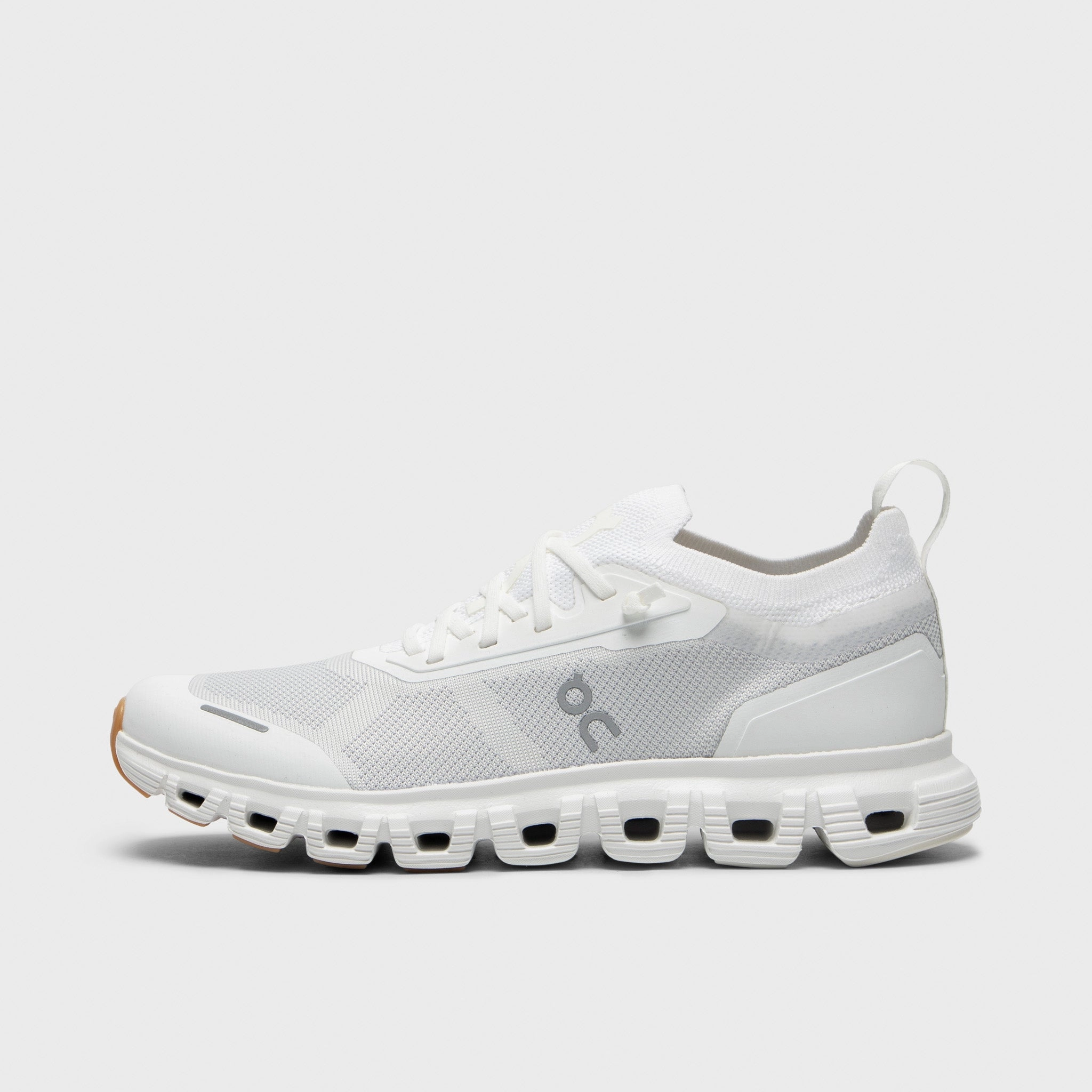 vegan running shoes On Women's Cloud 6 Versa White / White