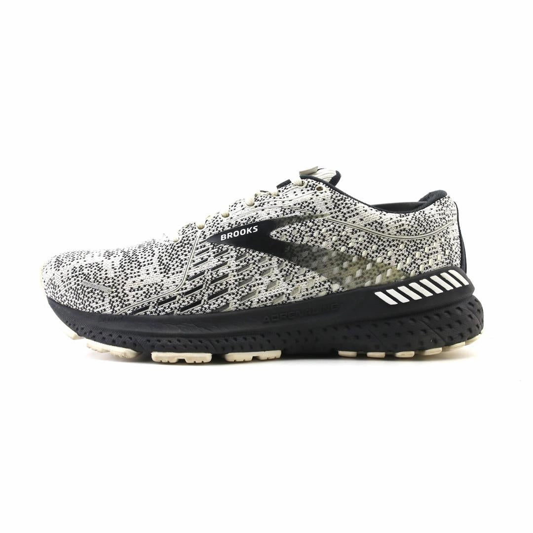 BROOKS ADRENALINE GTS 21 running shoes for beginner female runners