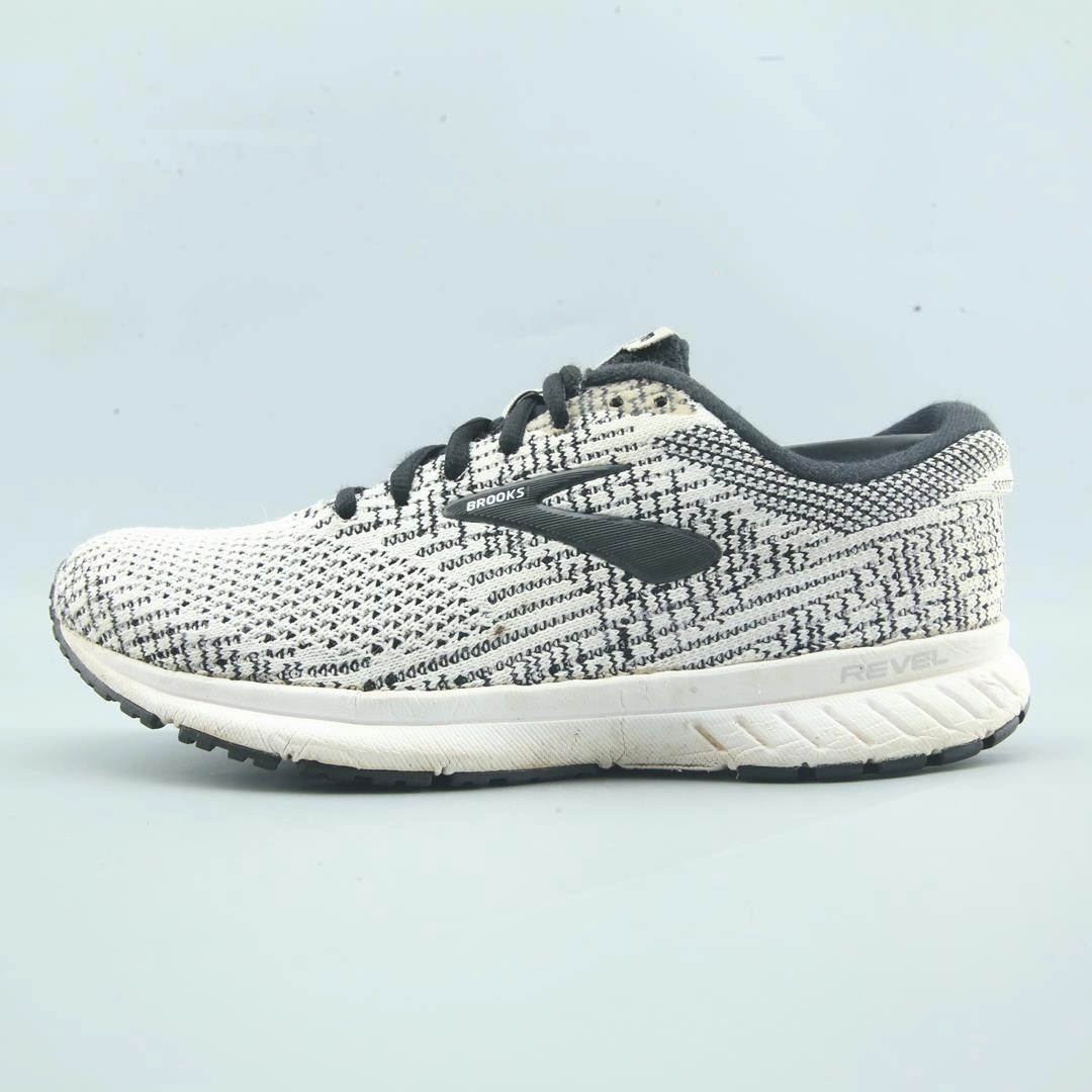veteran running footwear BROOKS REVEL 3