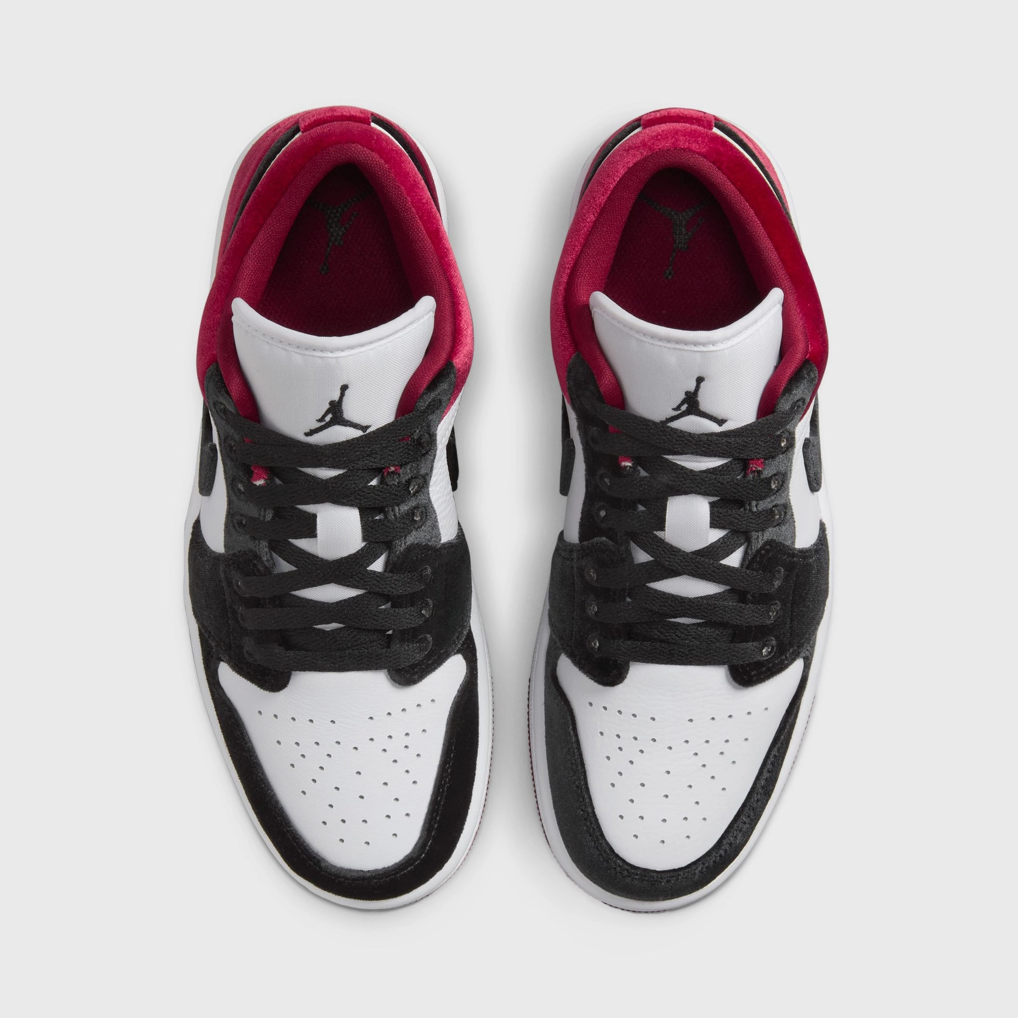 Jordan Women's 1 Low SE Black / White - Team Red Flexible Groove Flexure Court Style Comfort