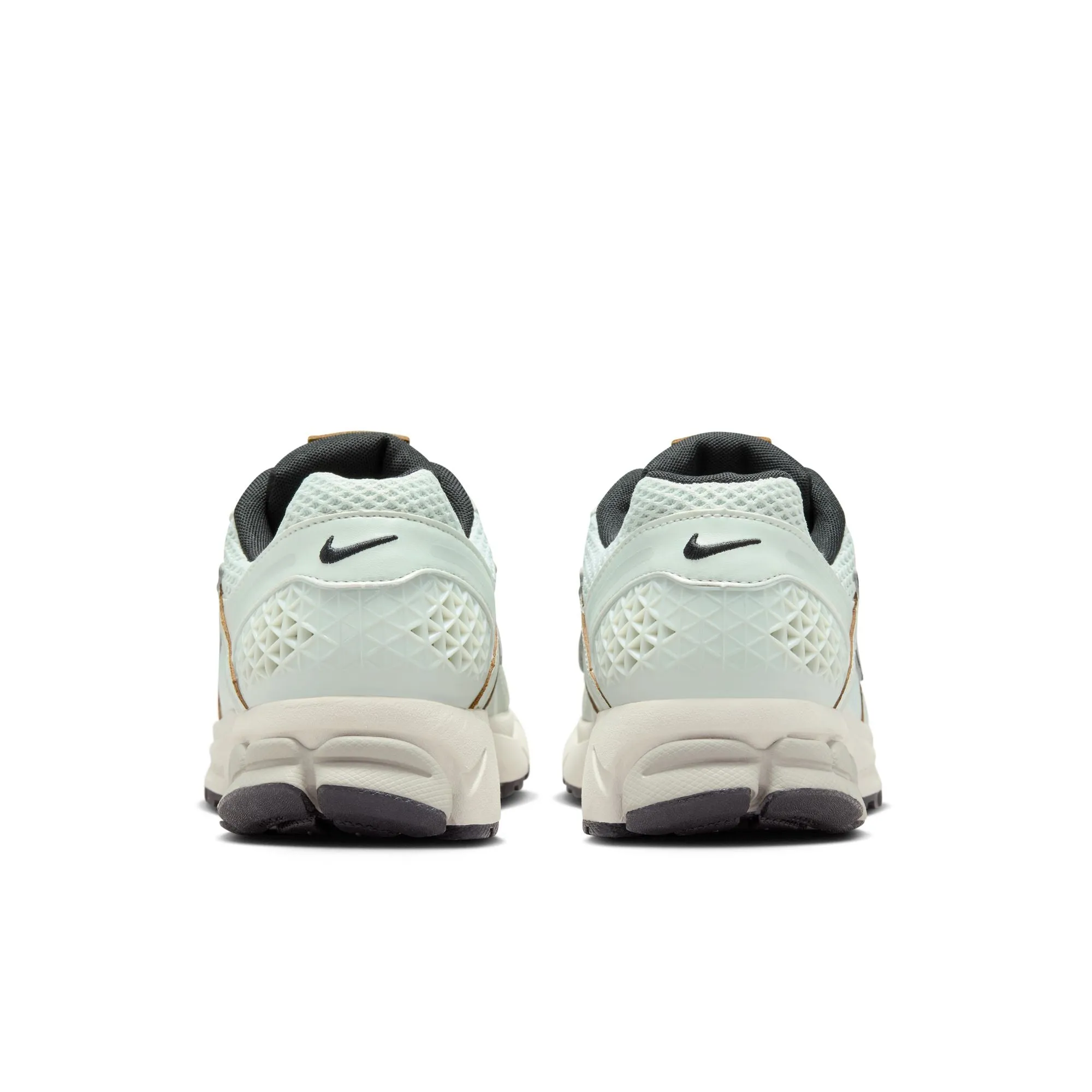 Anti   Abrasion Womens Nike Zoom Vomero 5 'Light Silver'