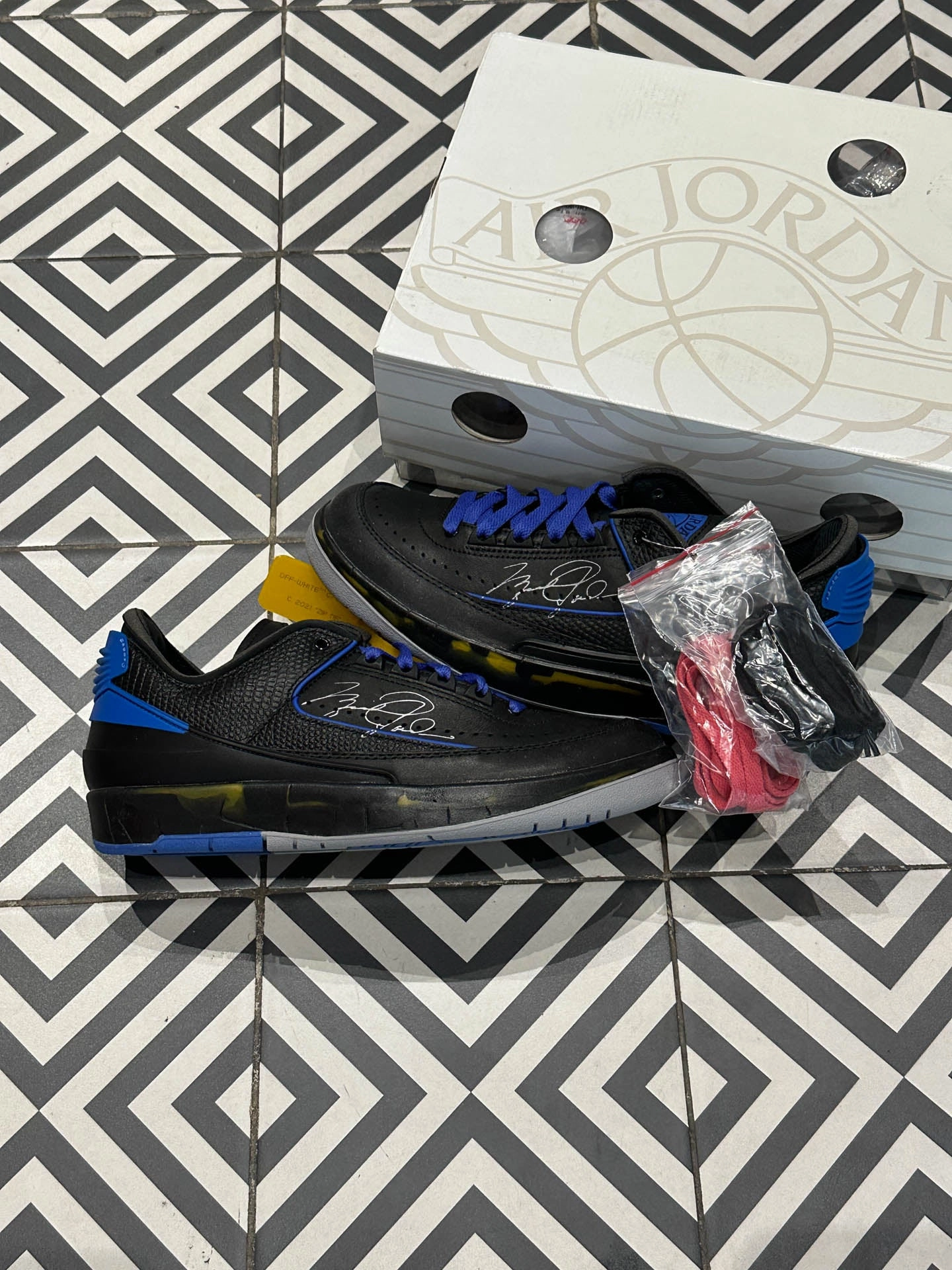 Jordan 3 Off-White Black (Taille 41) Regular Fit