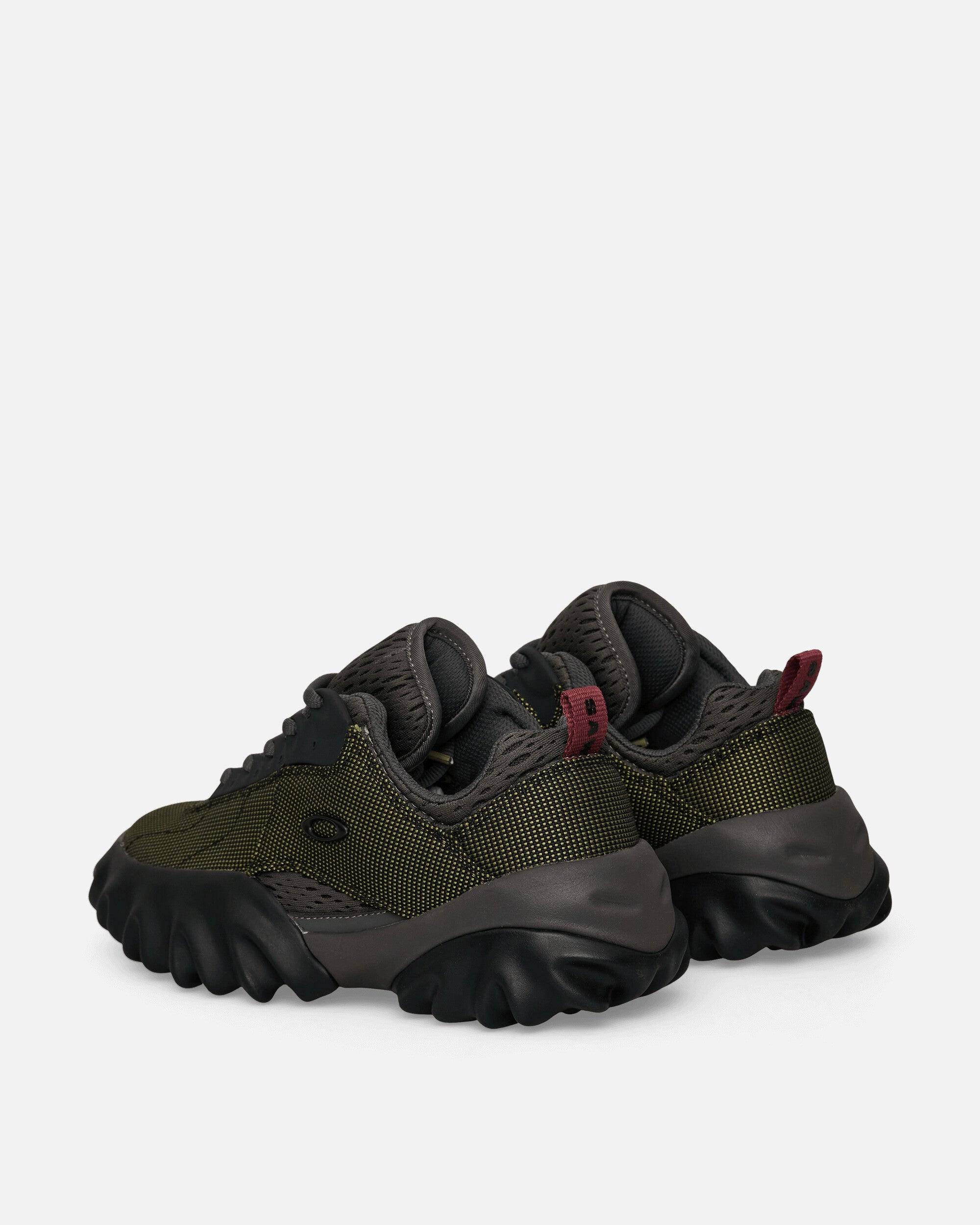 Chop Saw Sneakers Graphite / Green Crisp Look Dynamic Traction Outsoles